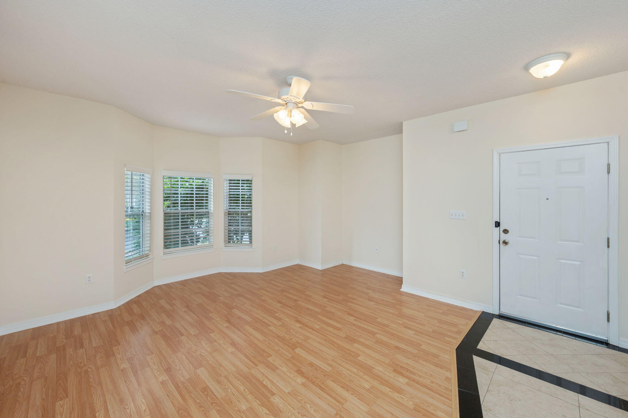 OAKS THE - Residential Lease