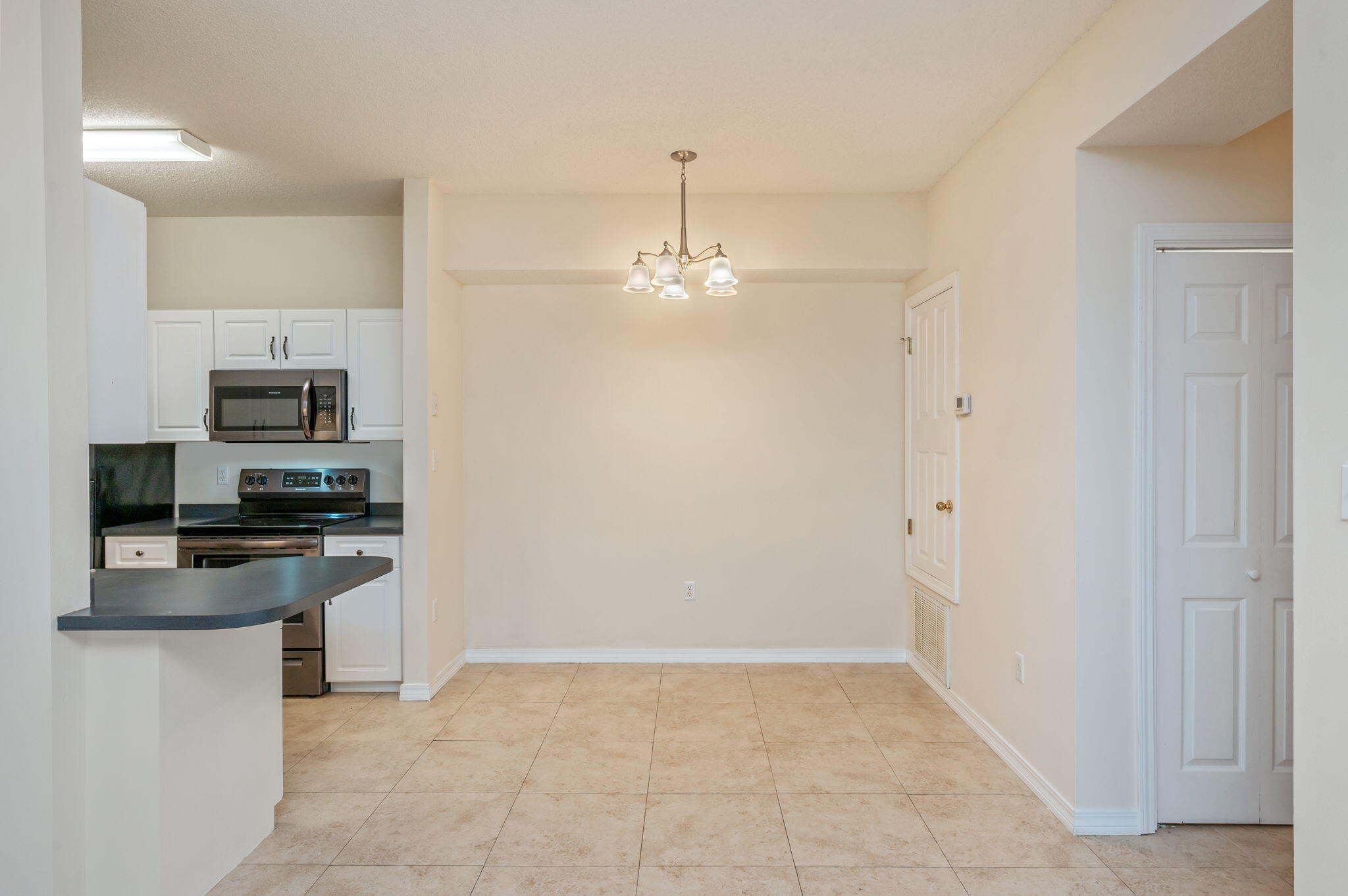 OAKS THE - Residential Lease