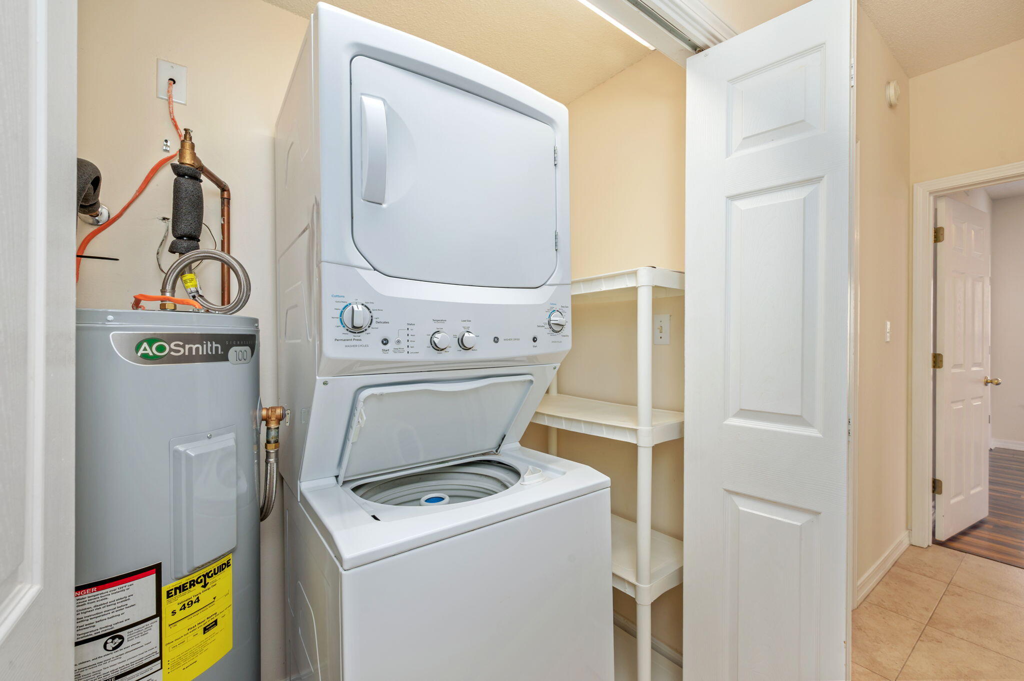 OAKS THE - Residential Lease