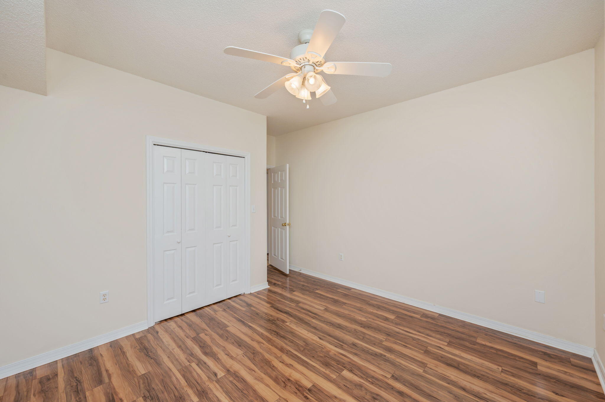 OAKS THE - Residential Lease