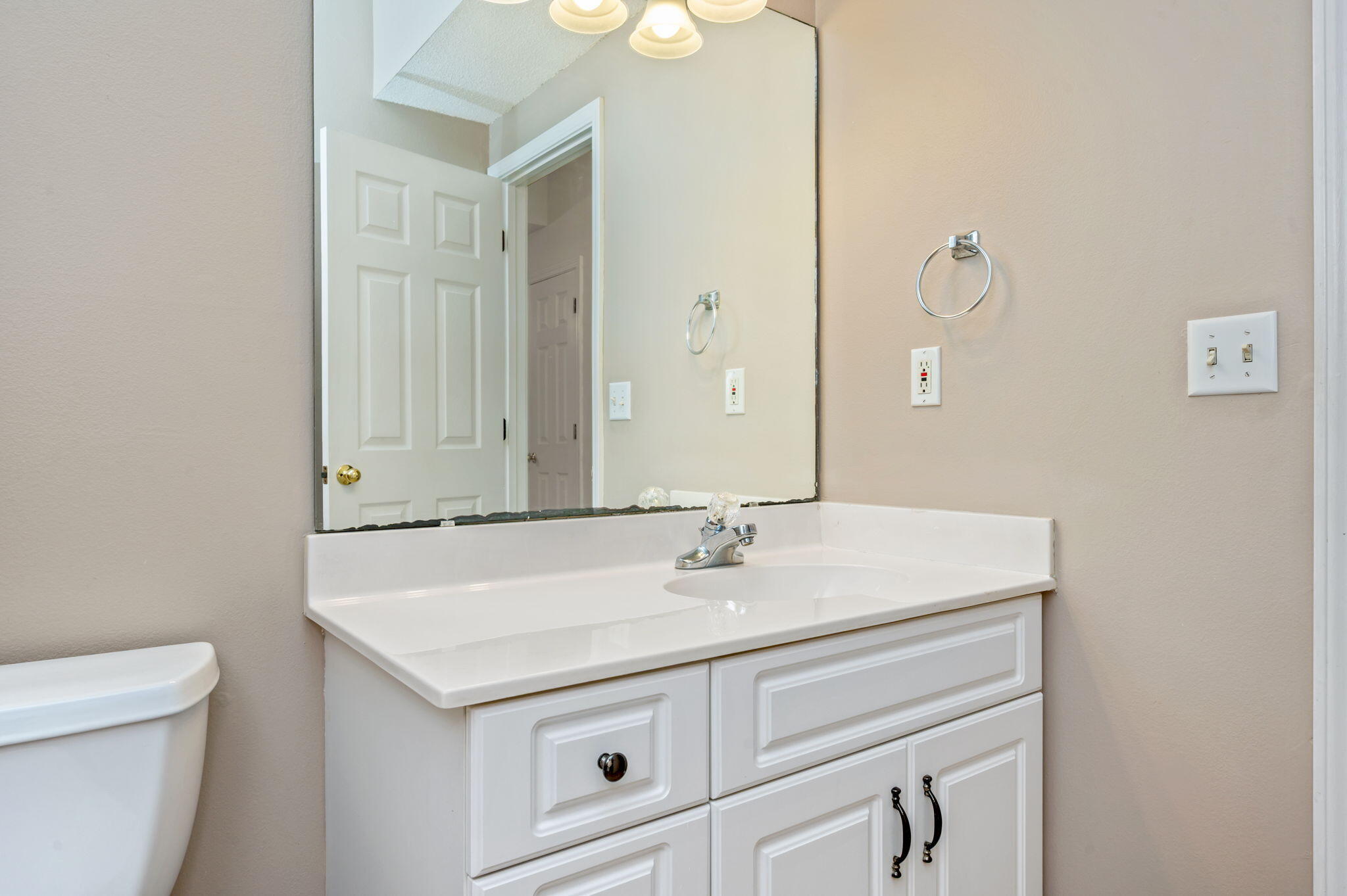 OAKS THE - Residential Lease