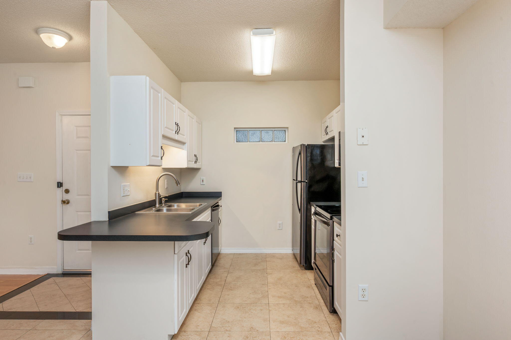 OAKS THE - Residential Lease