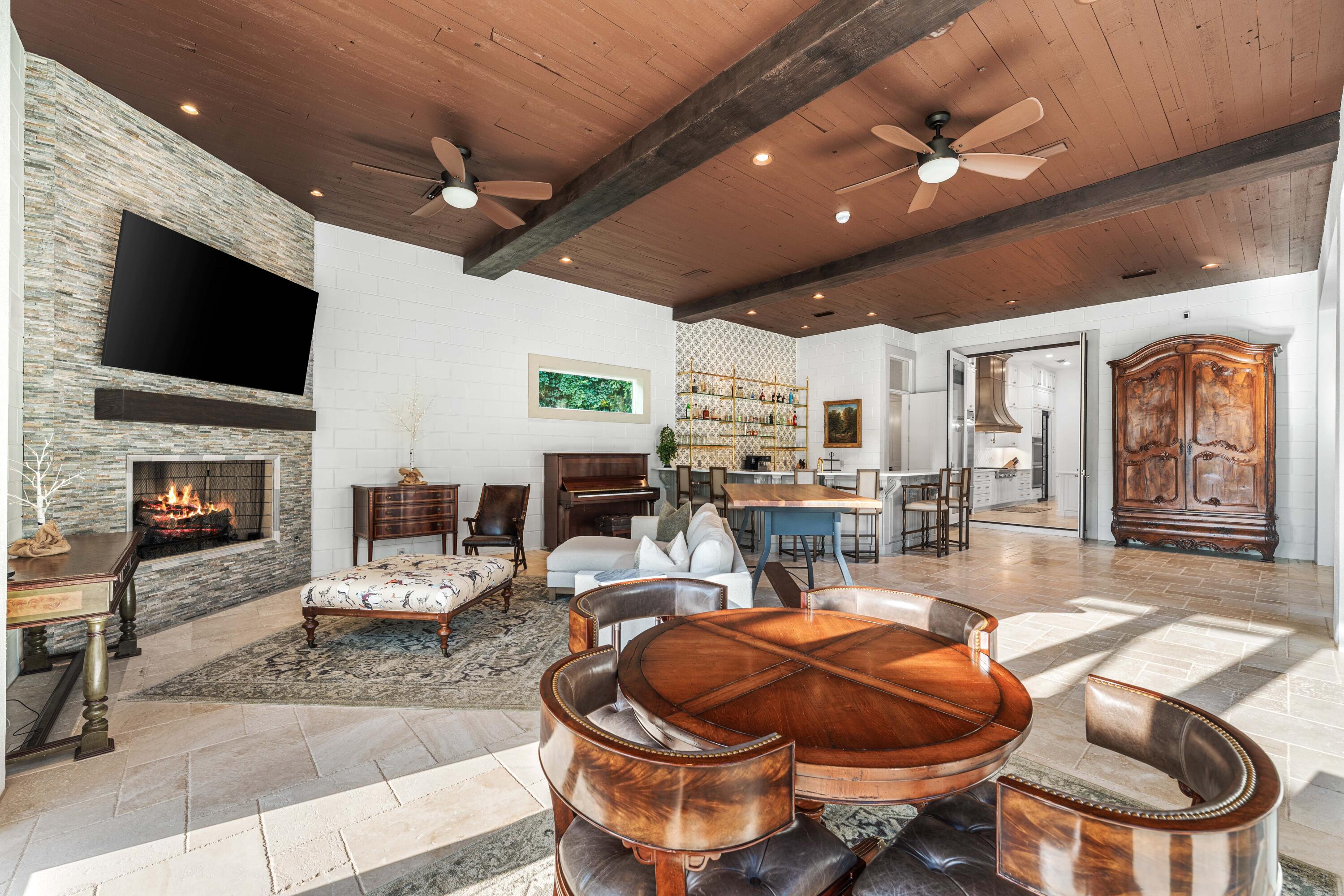 BURNT PINE - Residential