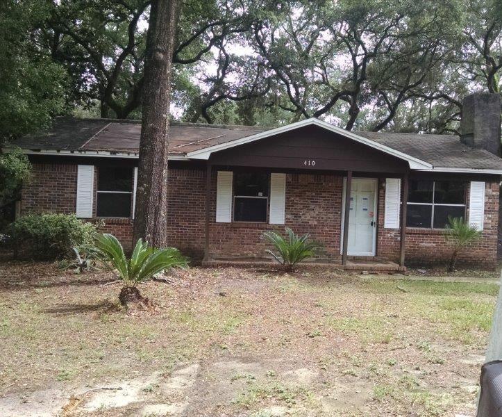 Single Story 3 bedroom, 1 bathroom home on an interior lot with trees. Covered porch, formal living and dining areas, family room, separate utility room, and a wood deck on the back. Near Boggy Bayou! BUYER TO VERIFY SCHOOLS, MSMTS, TAXES, HOA, ETC. NO REPRESENTATION TO VALIDITY OF INFO IS MADE. BUYER TO VERIFY ALL INFO WHEREIN. HOME SOLD AS IS WHERE IS. Property is at auction, please see private remarks for further details.