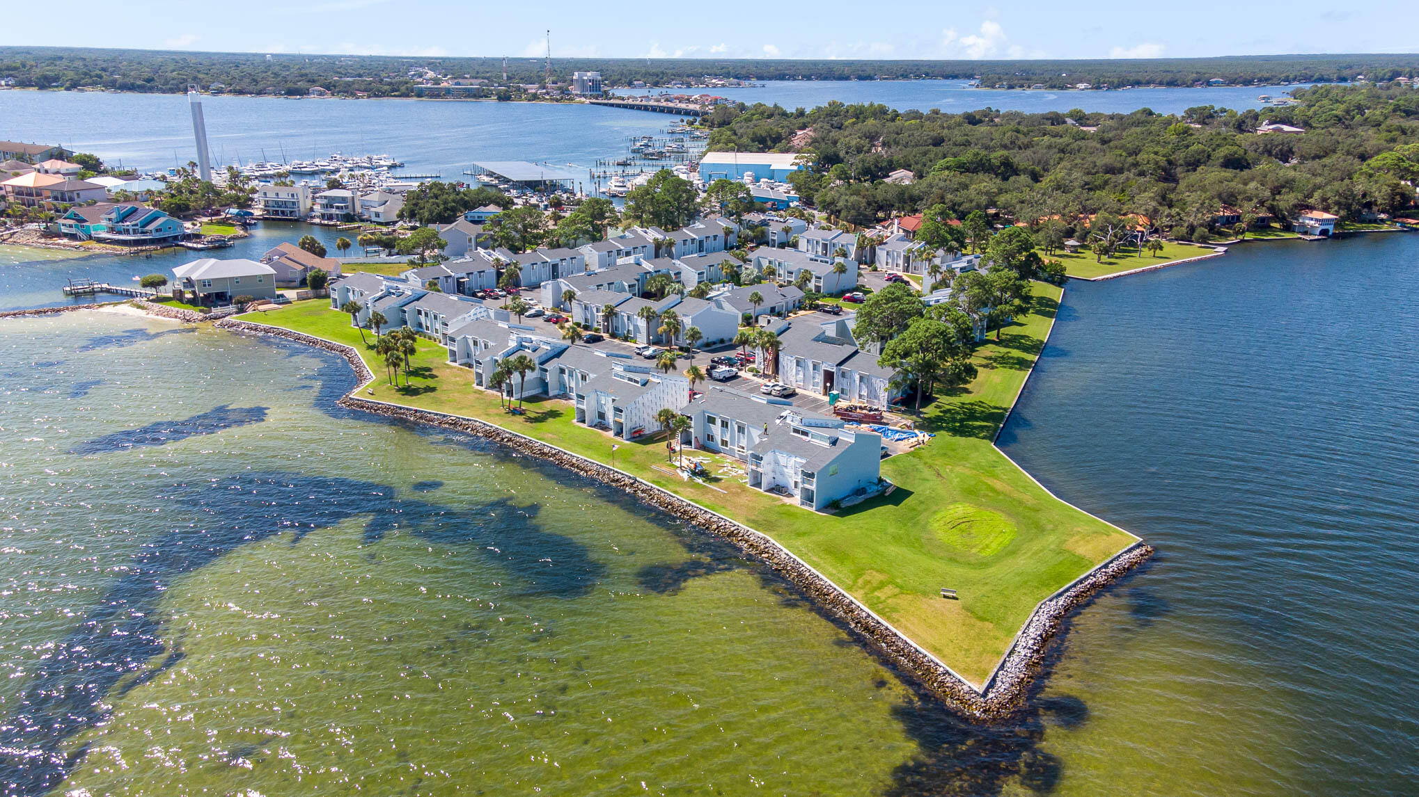 FINISTERRA CONDO - Residential