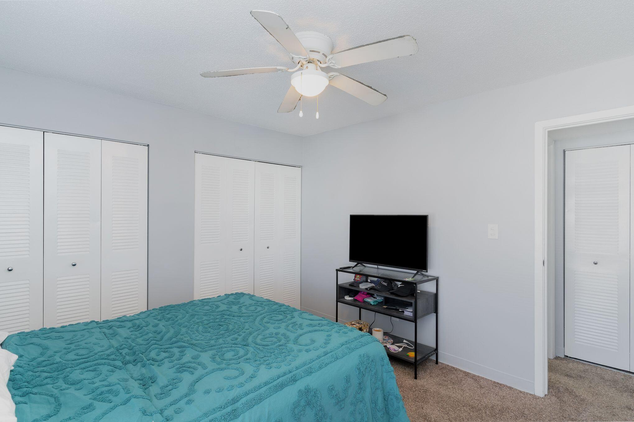 FINISTERRA CONDO - Residential