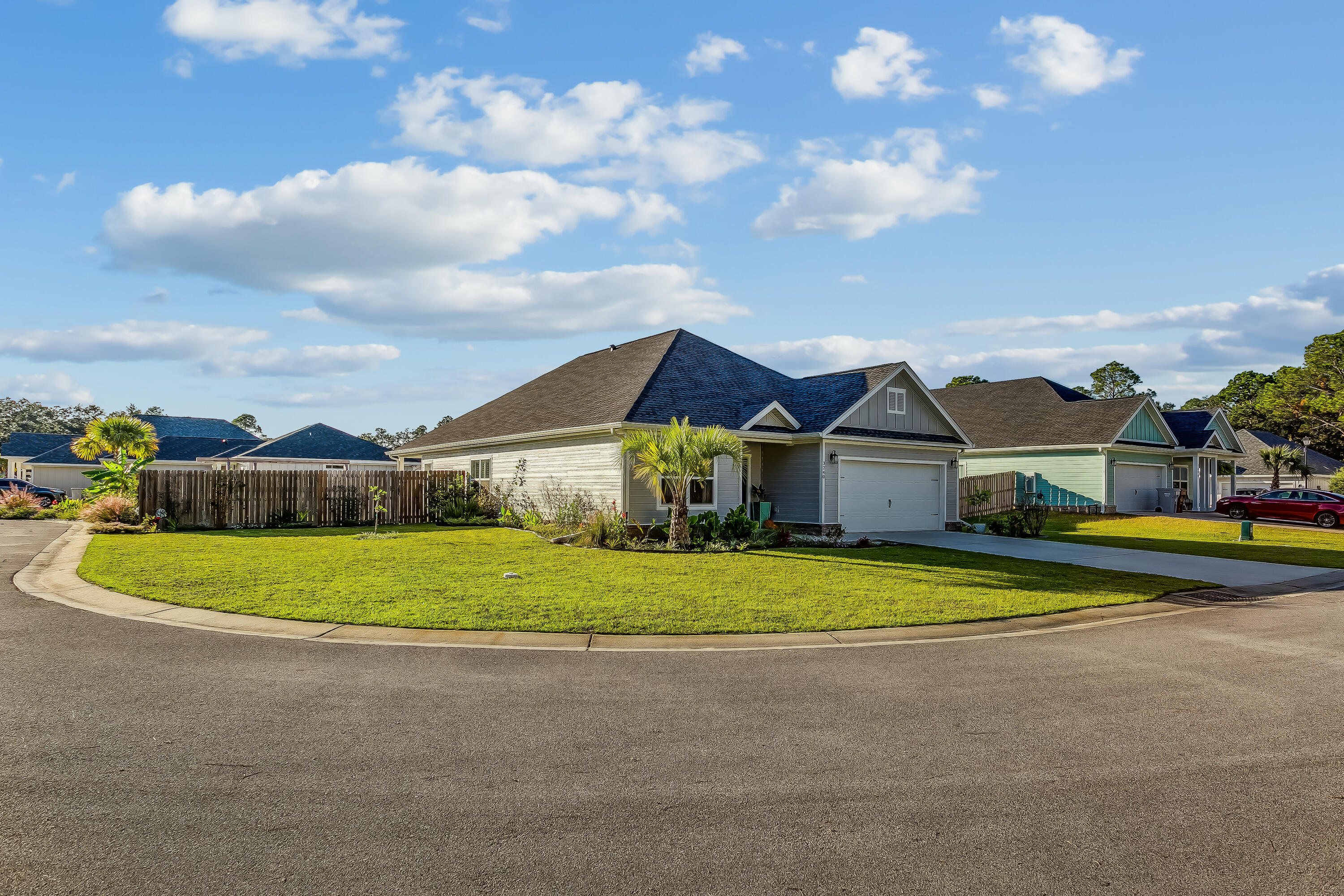 HERITAGE OAKS - Residential