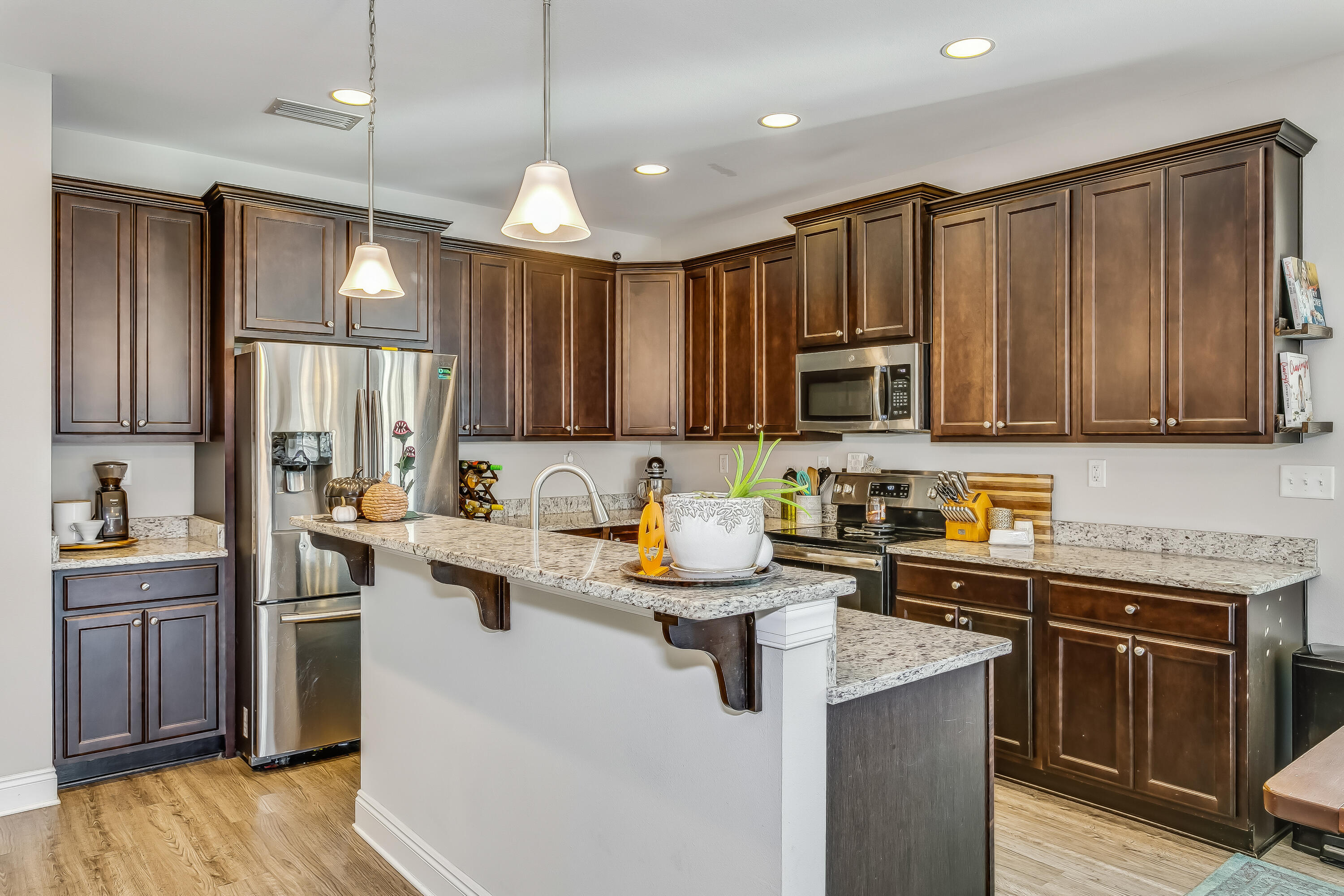 HERITAGE OAKS - Residential