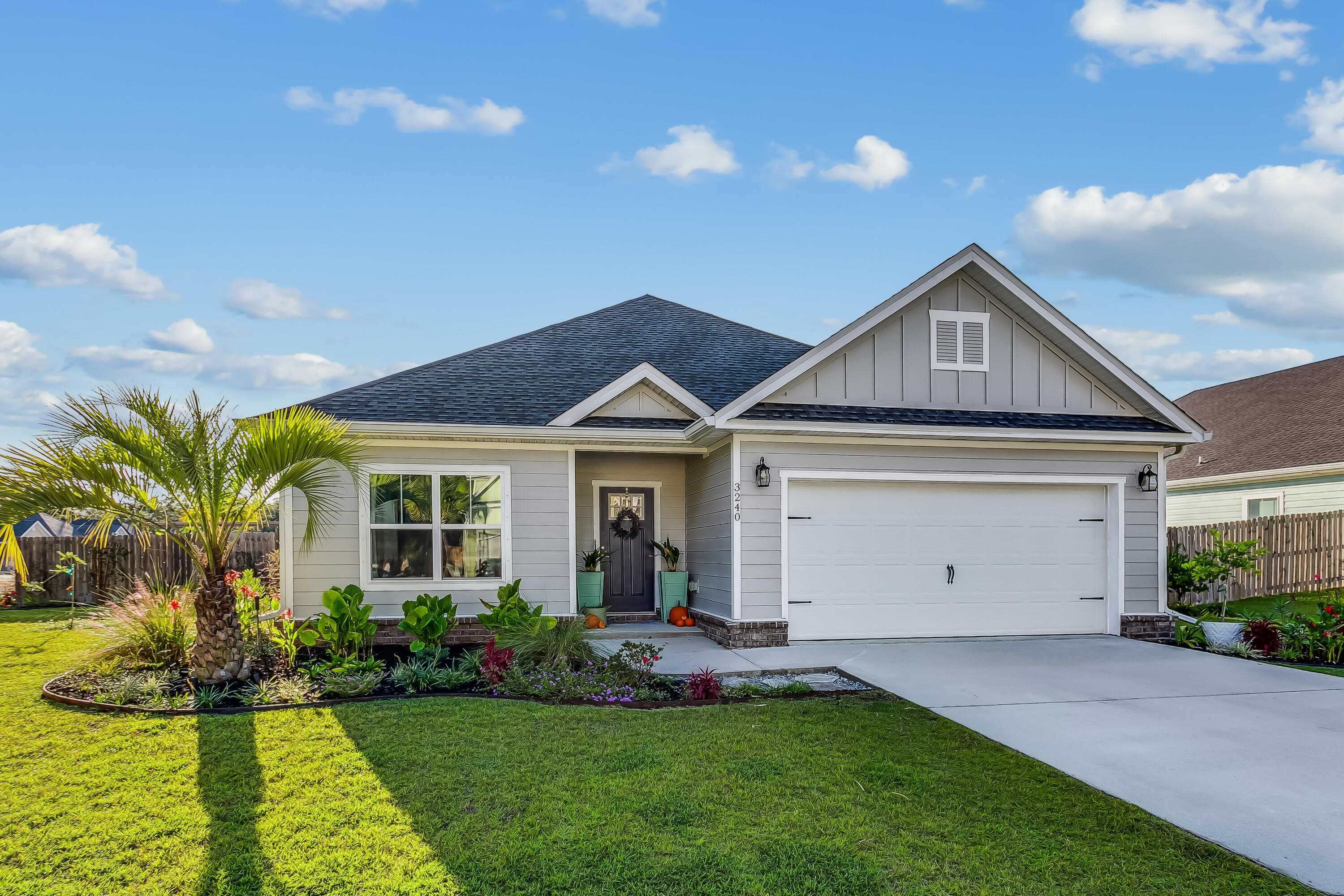 HERITAGE OAKS - Residential