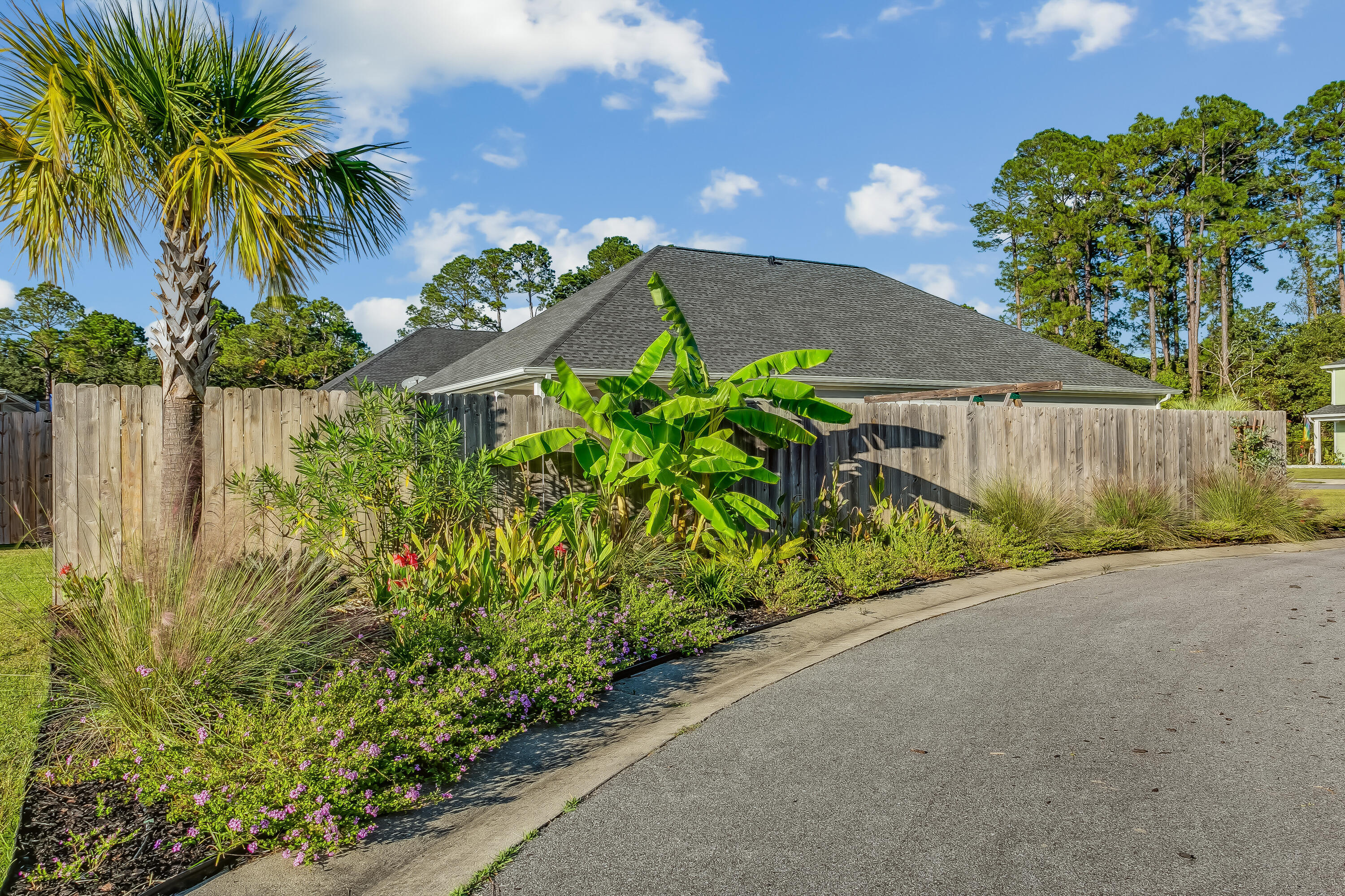 HERITAGE OAKS - Residential