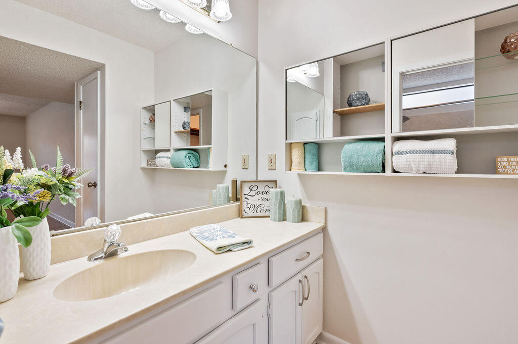 CEDAR RIDGE - Residential