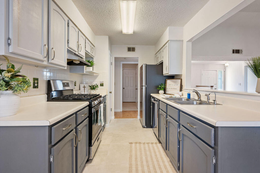 CEDAR RIDGE - Residential