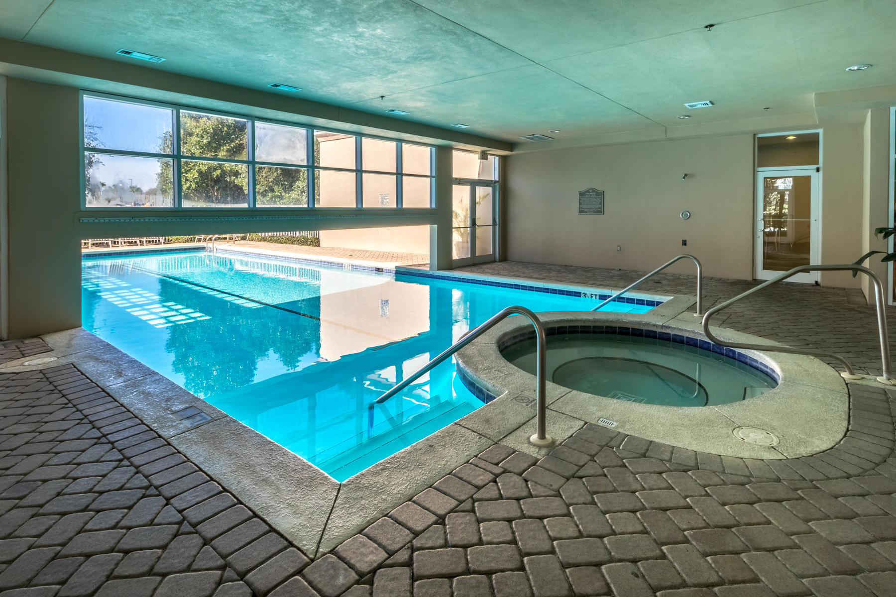 ST. MAARTEN AT SILVER SHELLS - Residential