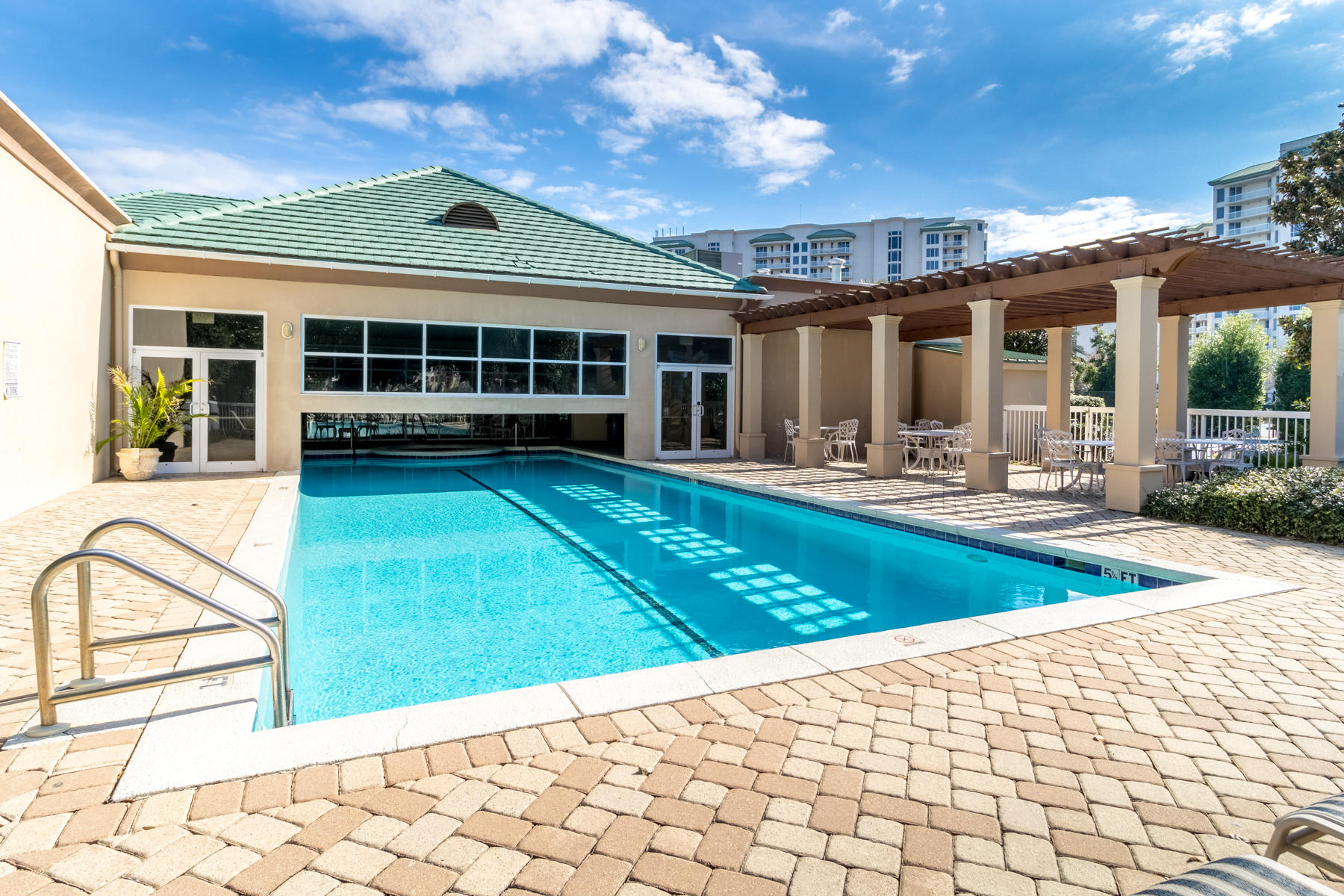 ST. MAARTEN AT SILVER SHELLS - Residential