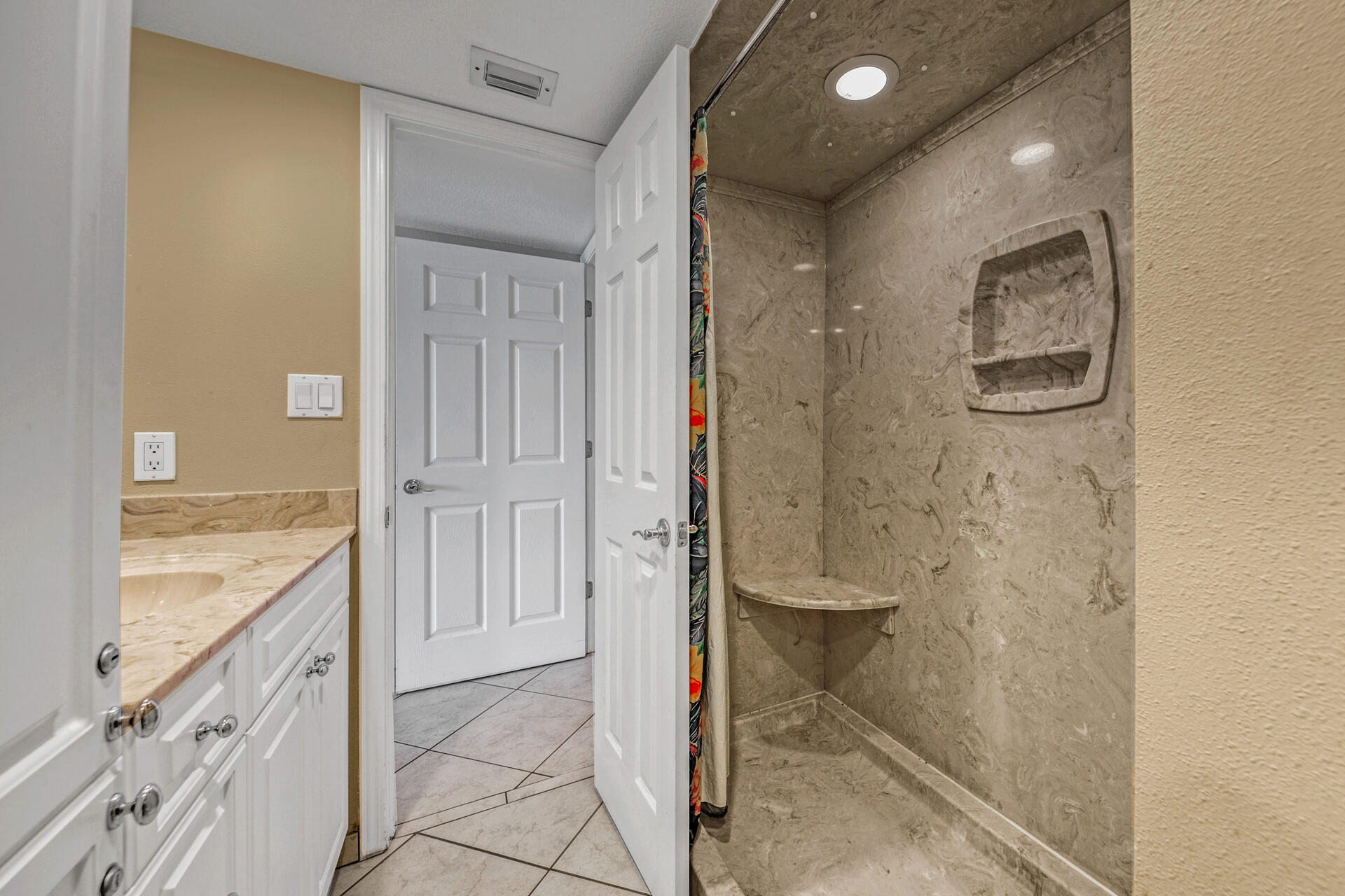 EDGEWATER BEACH CONDO PH 1 - Residential