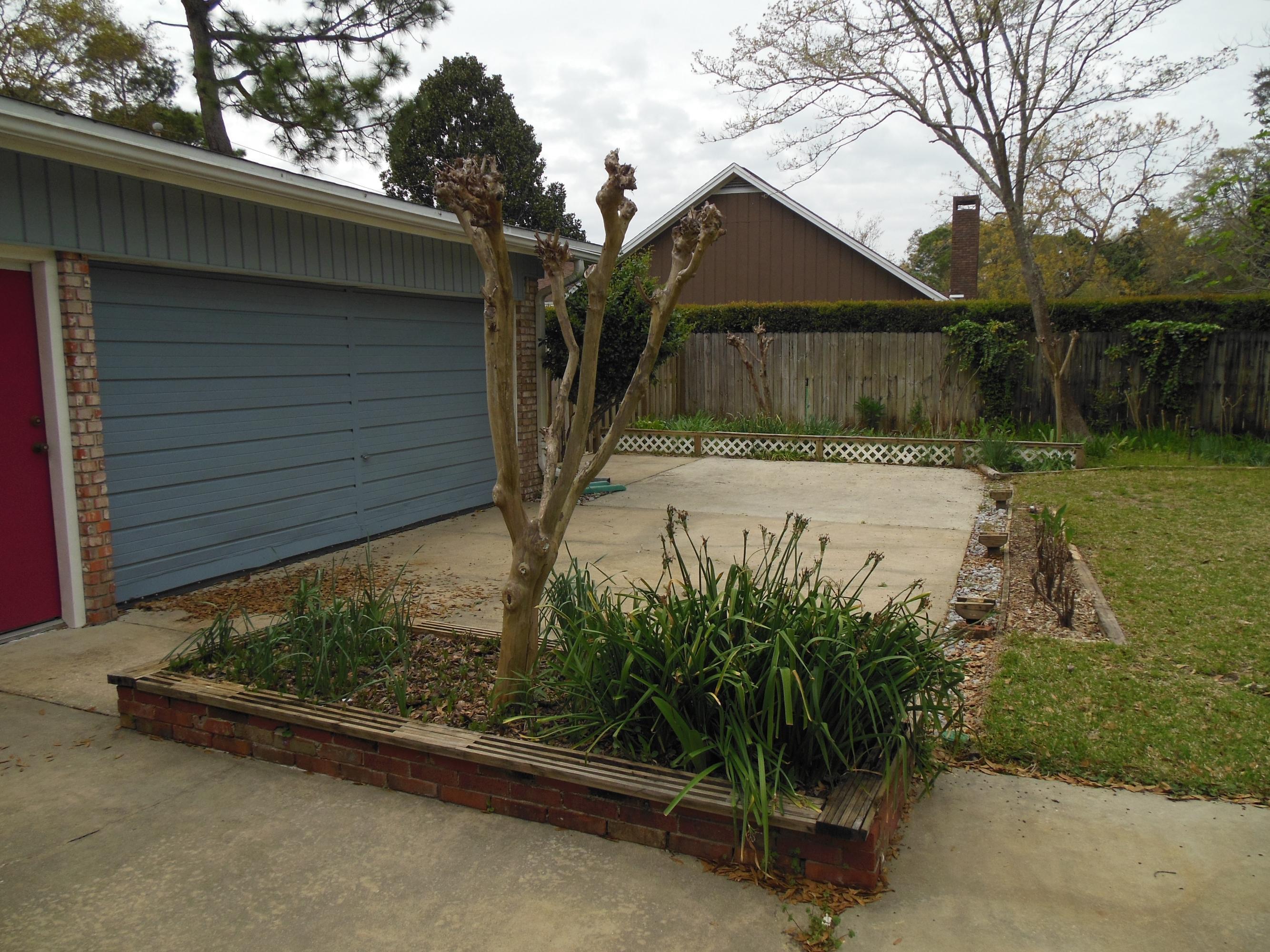 Country Club Estates - Residential