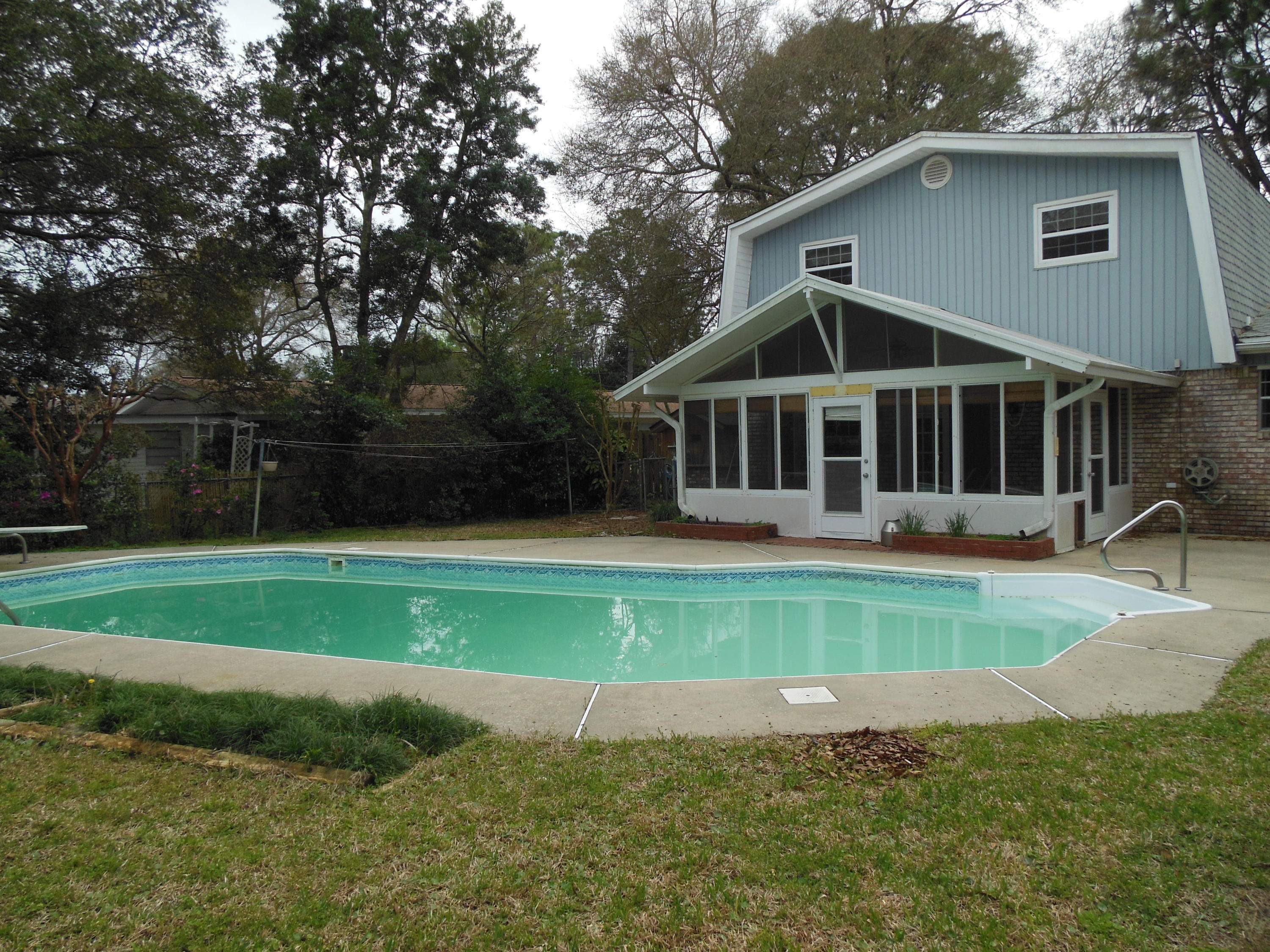 Country Club Estates - Residential