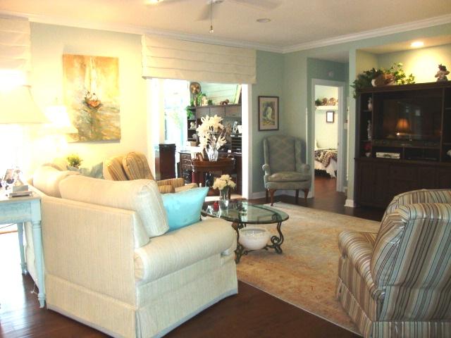 PRESTWICK PLACE - Residential