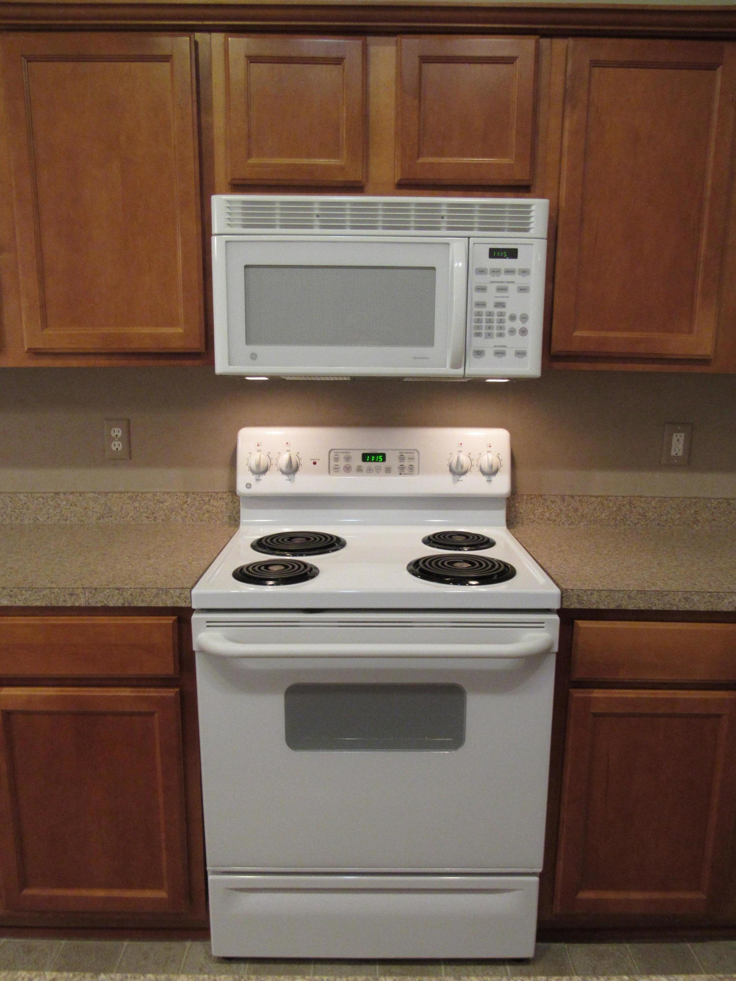 BROOKE ESTATES PH I - Residential