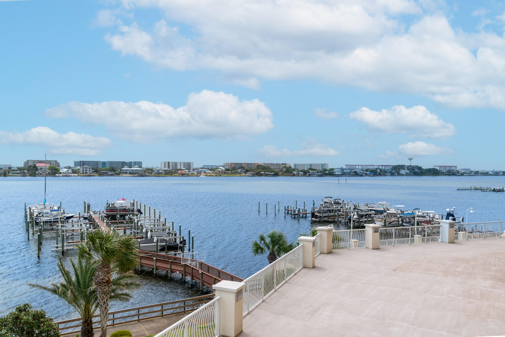 PRESIDIO YACHT CLUB - Residential