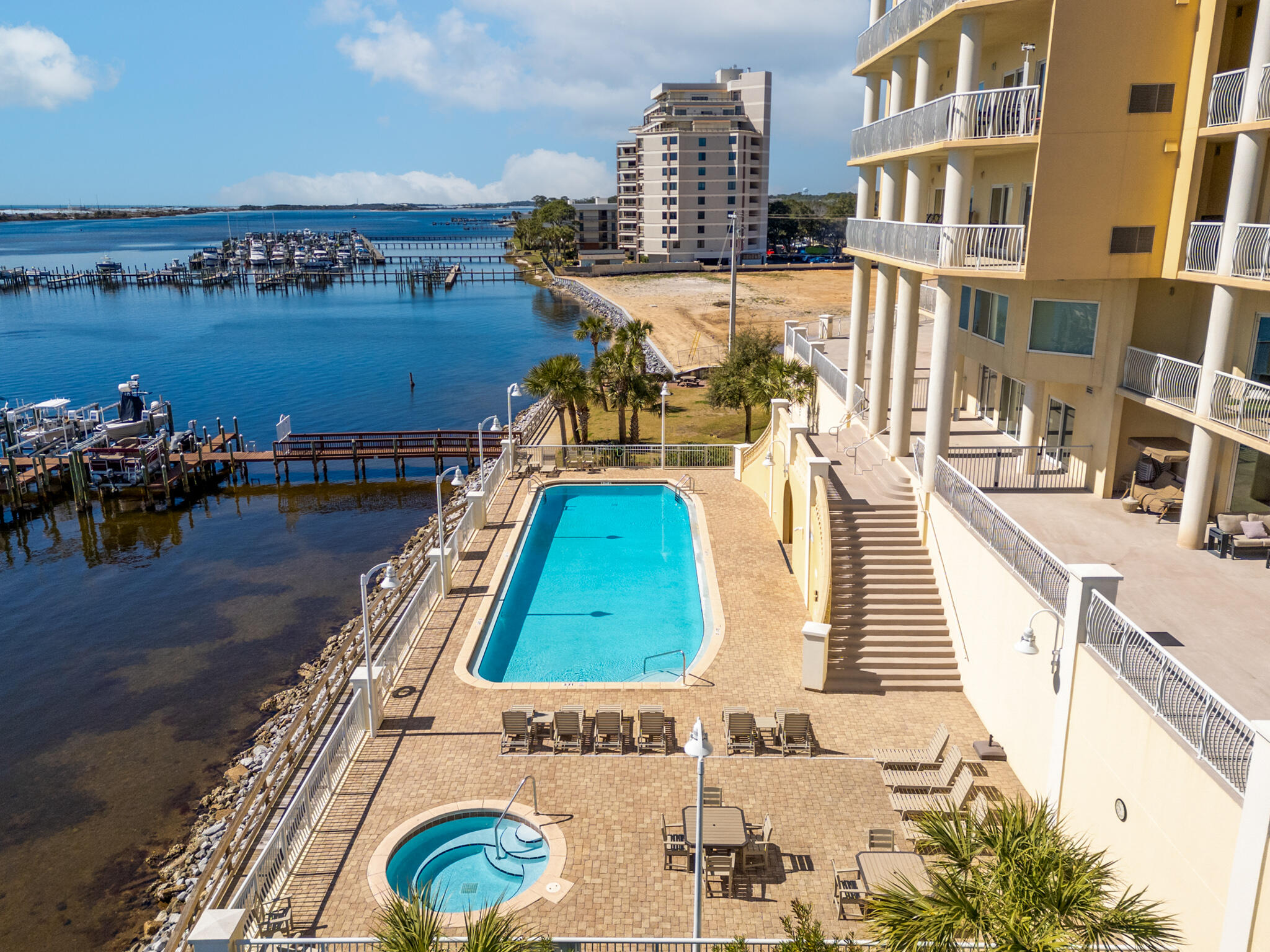 PRESIDIO YACHT CLUB - Residential