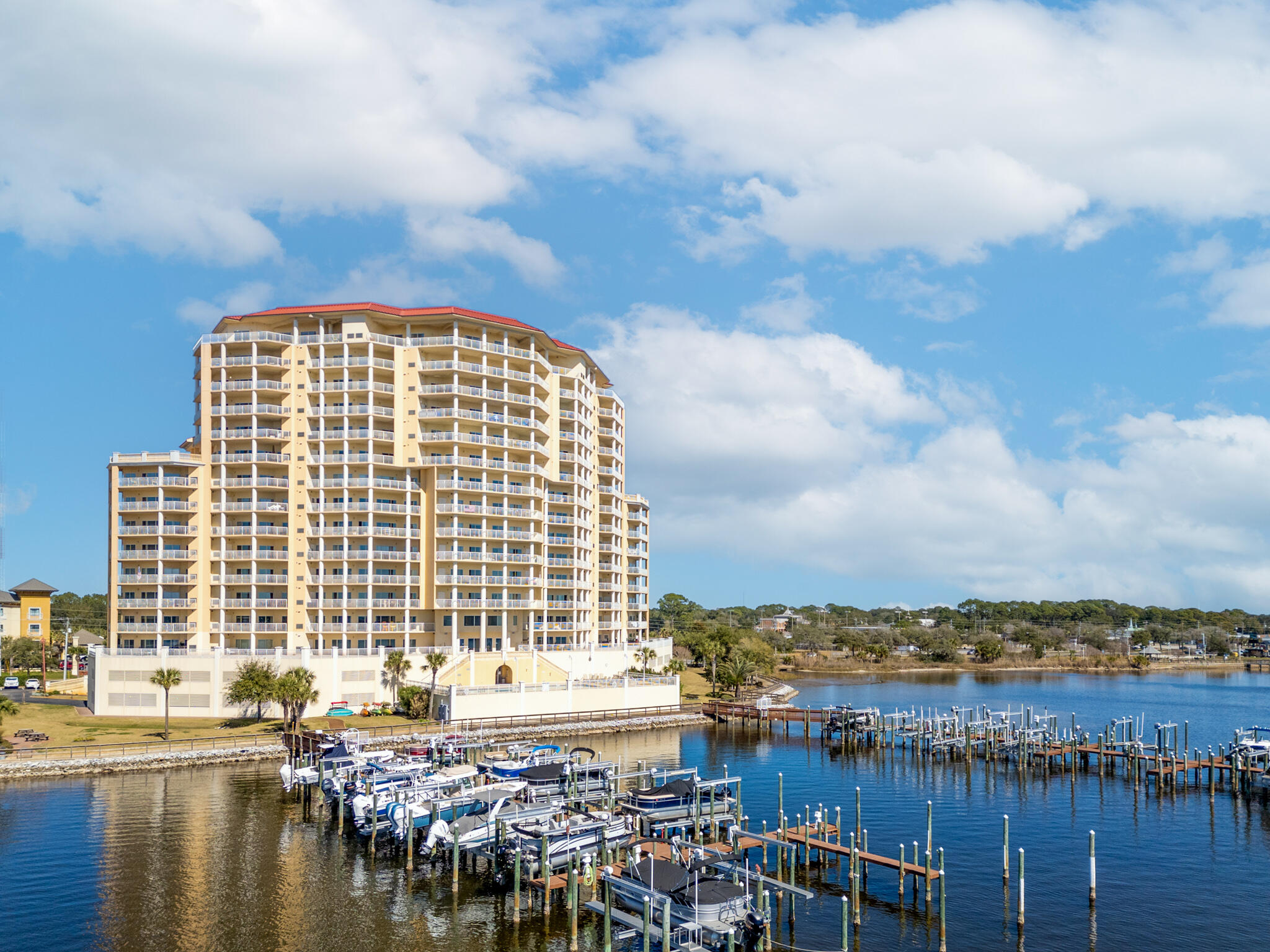 PRESIDIO YACHT CLUB - Residential