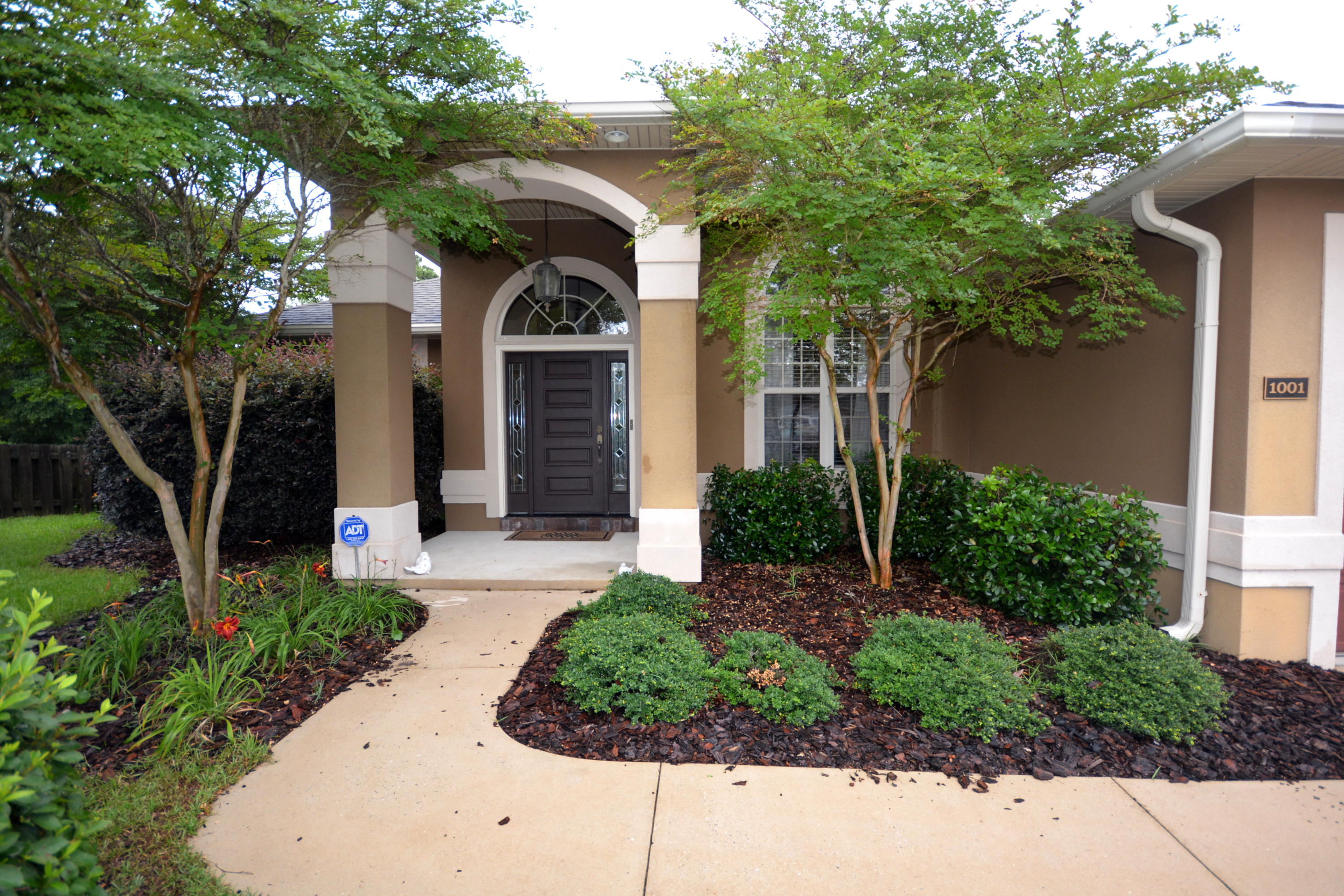 CHARDONNAY ESTATES - Residential