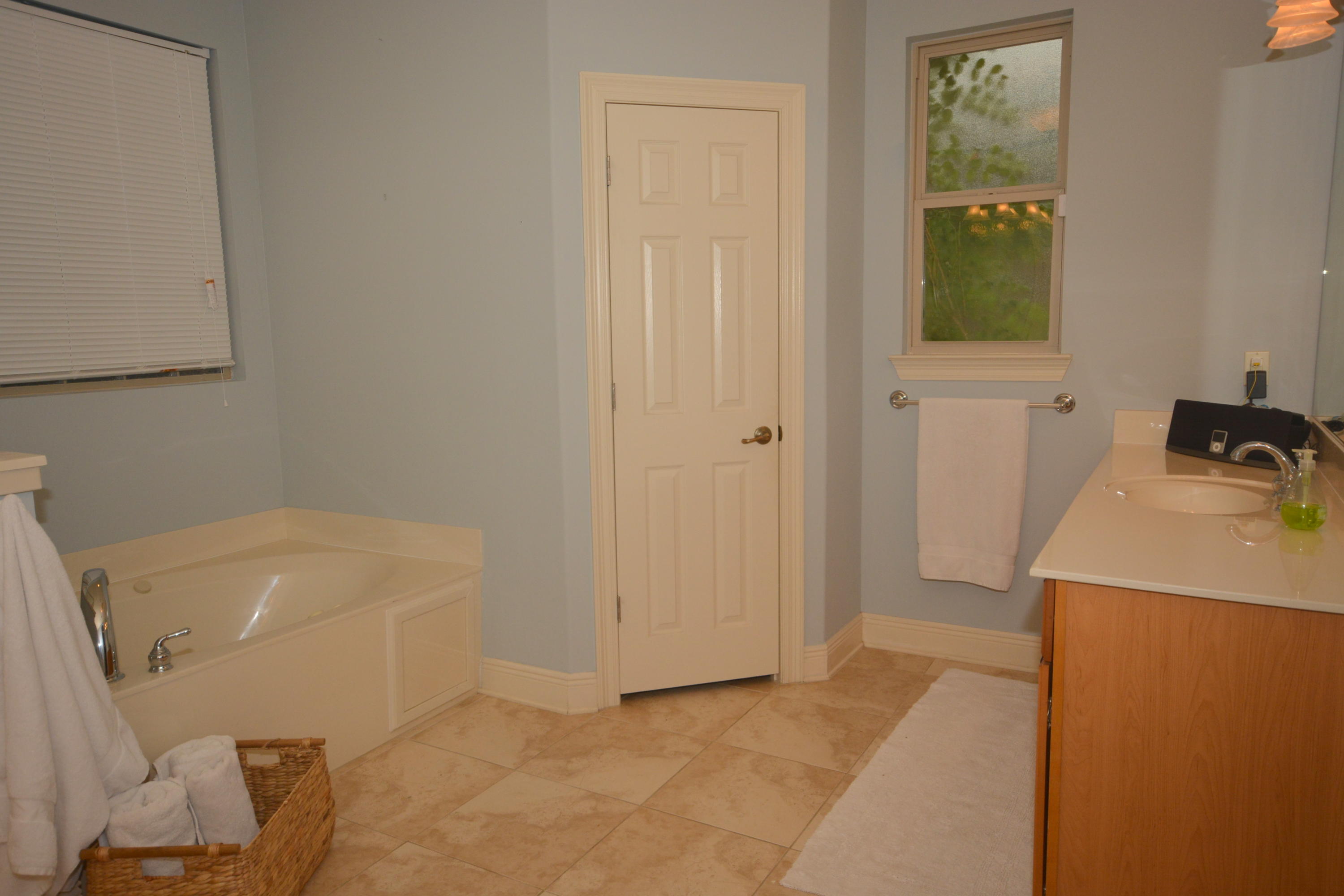 CHARDONNAY ESTATES - Residential