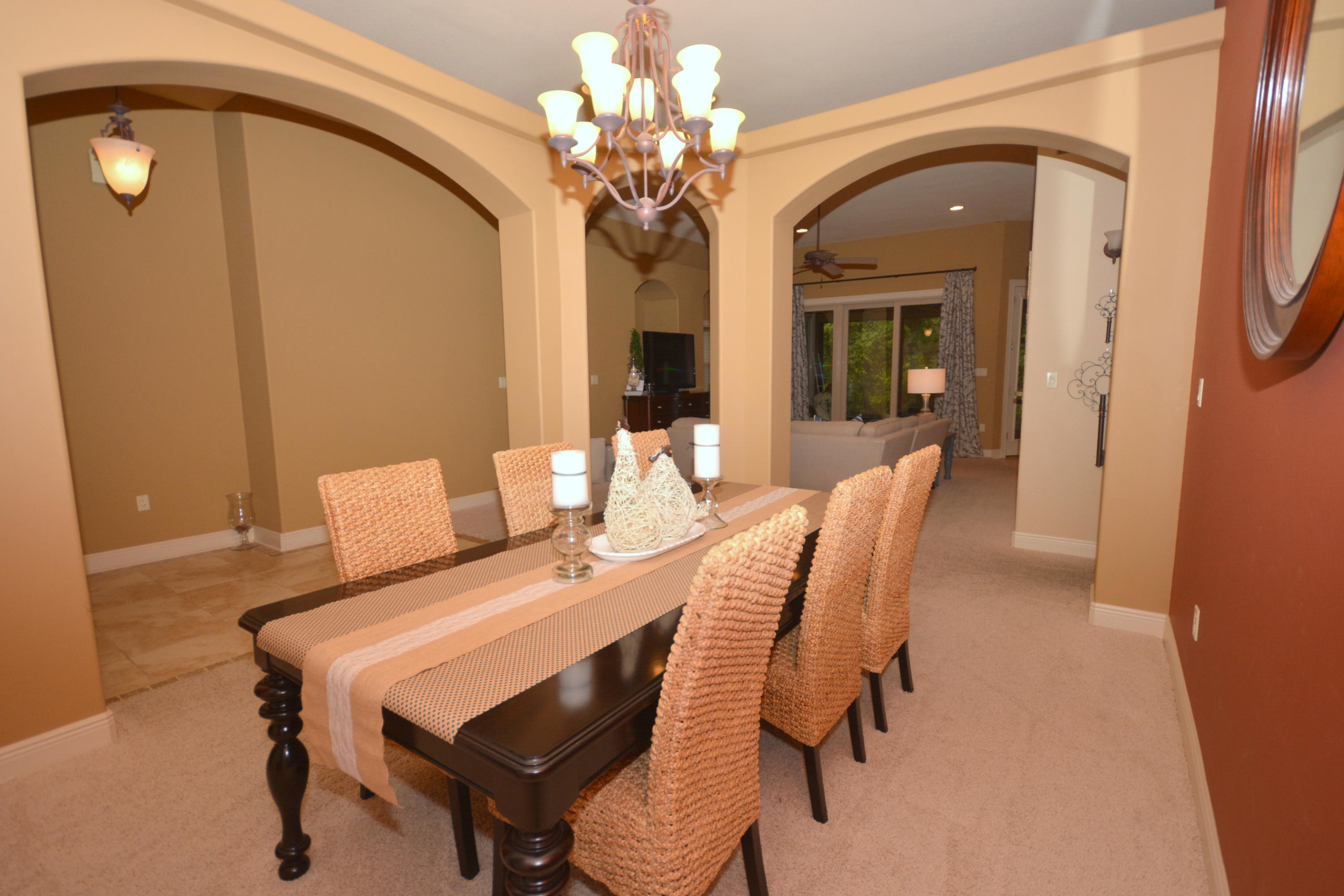 CHARDONNAY ESTATES - Residential