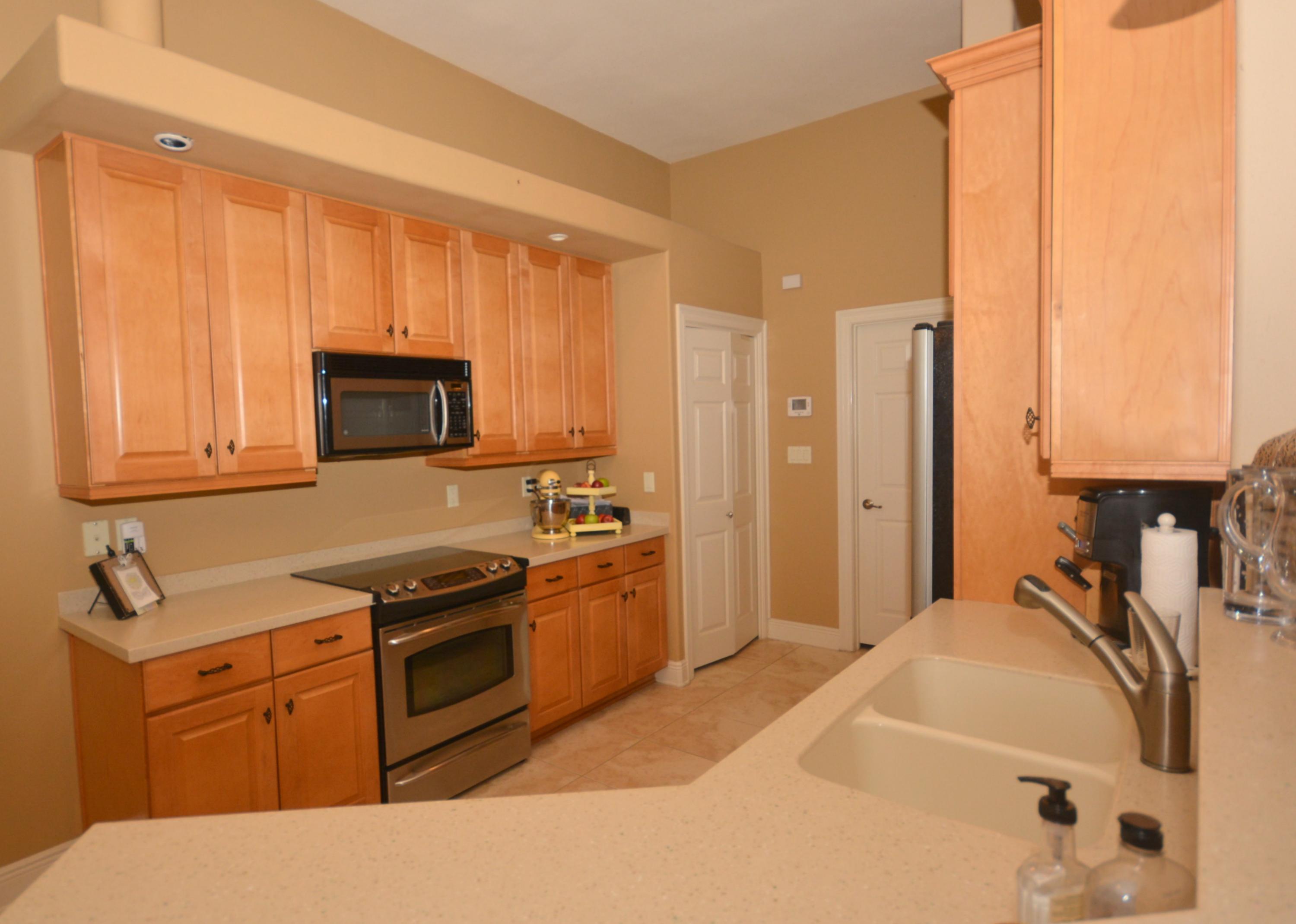 CHARDONNAY ESTATES - Residential