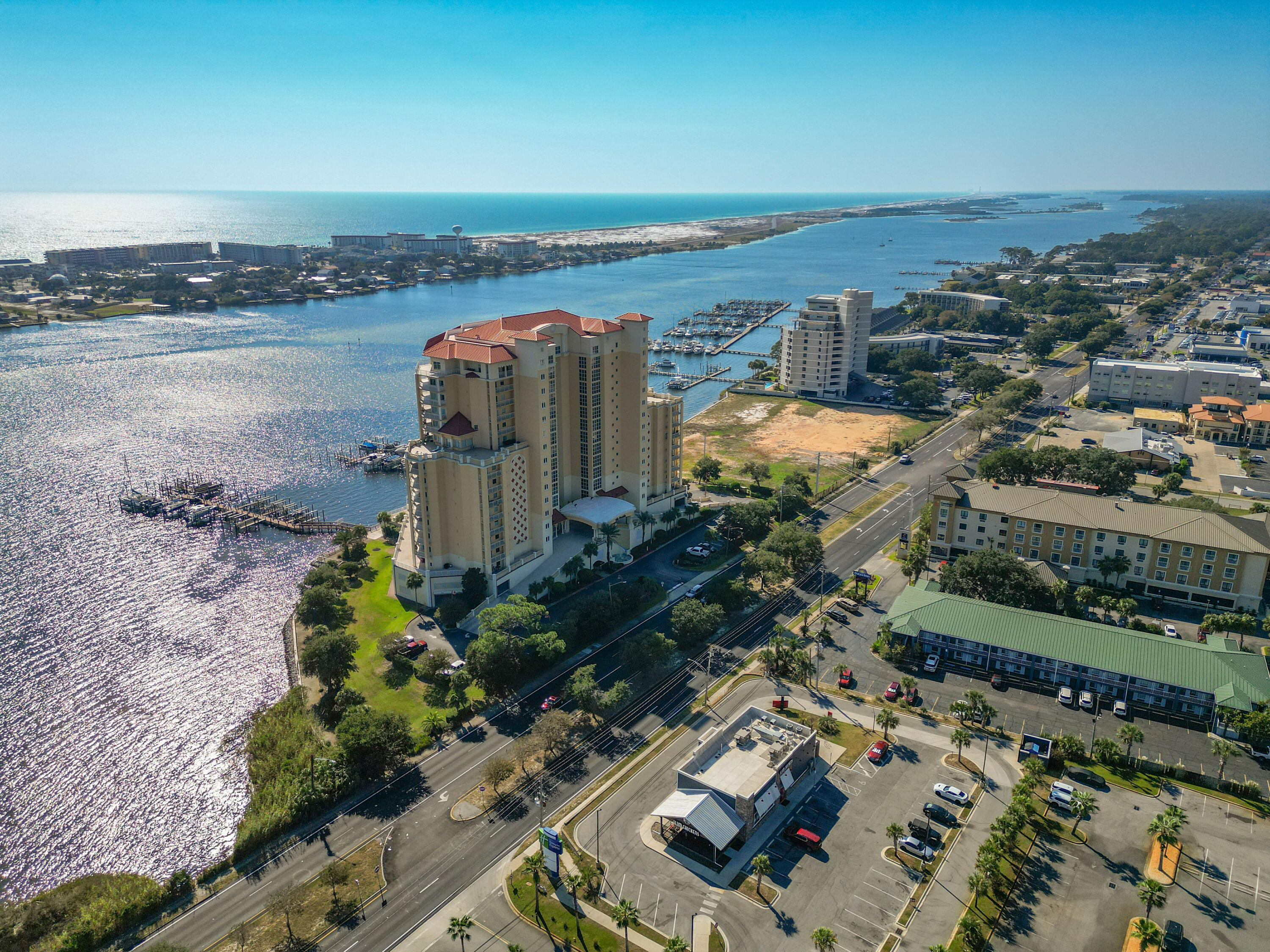 PRESIDIO YACHT CLUB - Residential