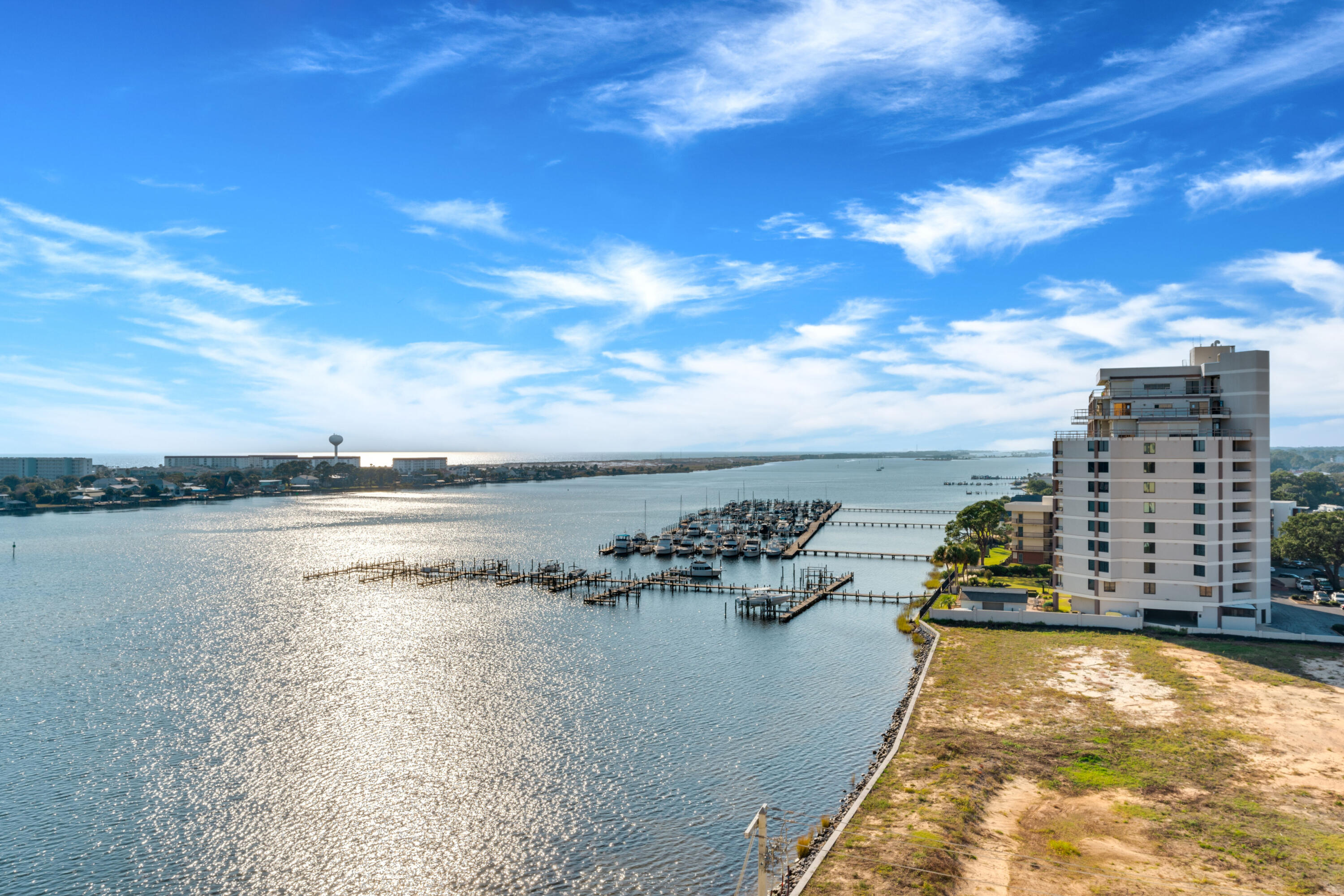 PRESIDIO YACHT CLUB - Residential