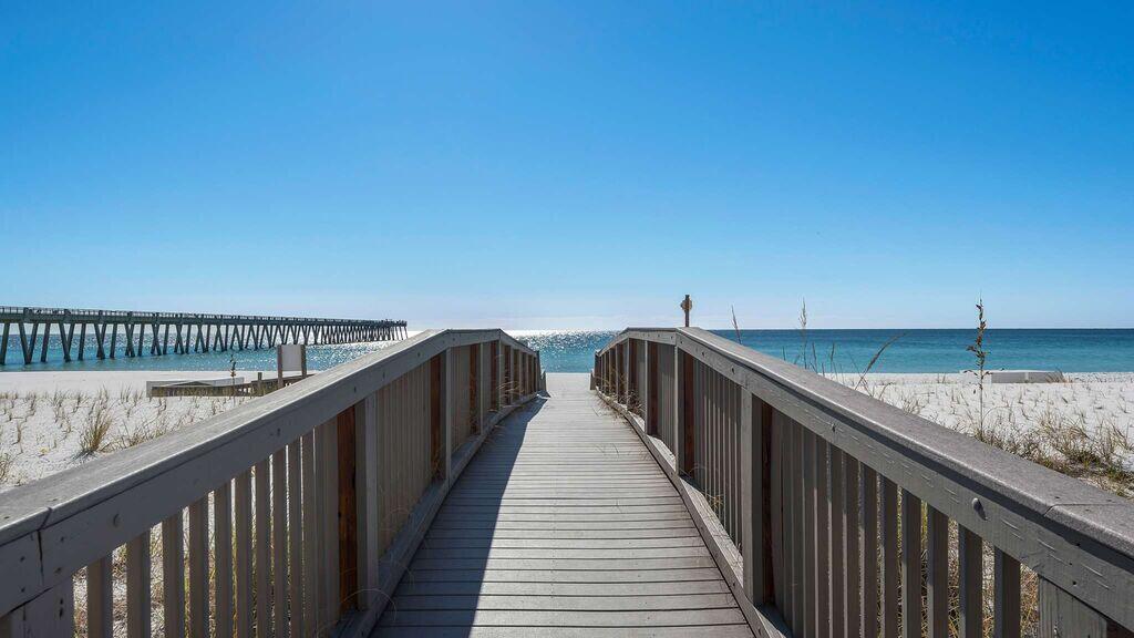 SUMMERWIND CONDOS - Residential
