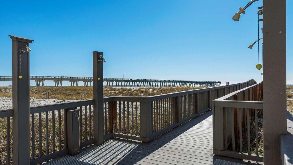 SUMMERWIND CONDOS - Residential