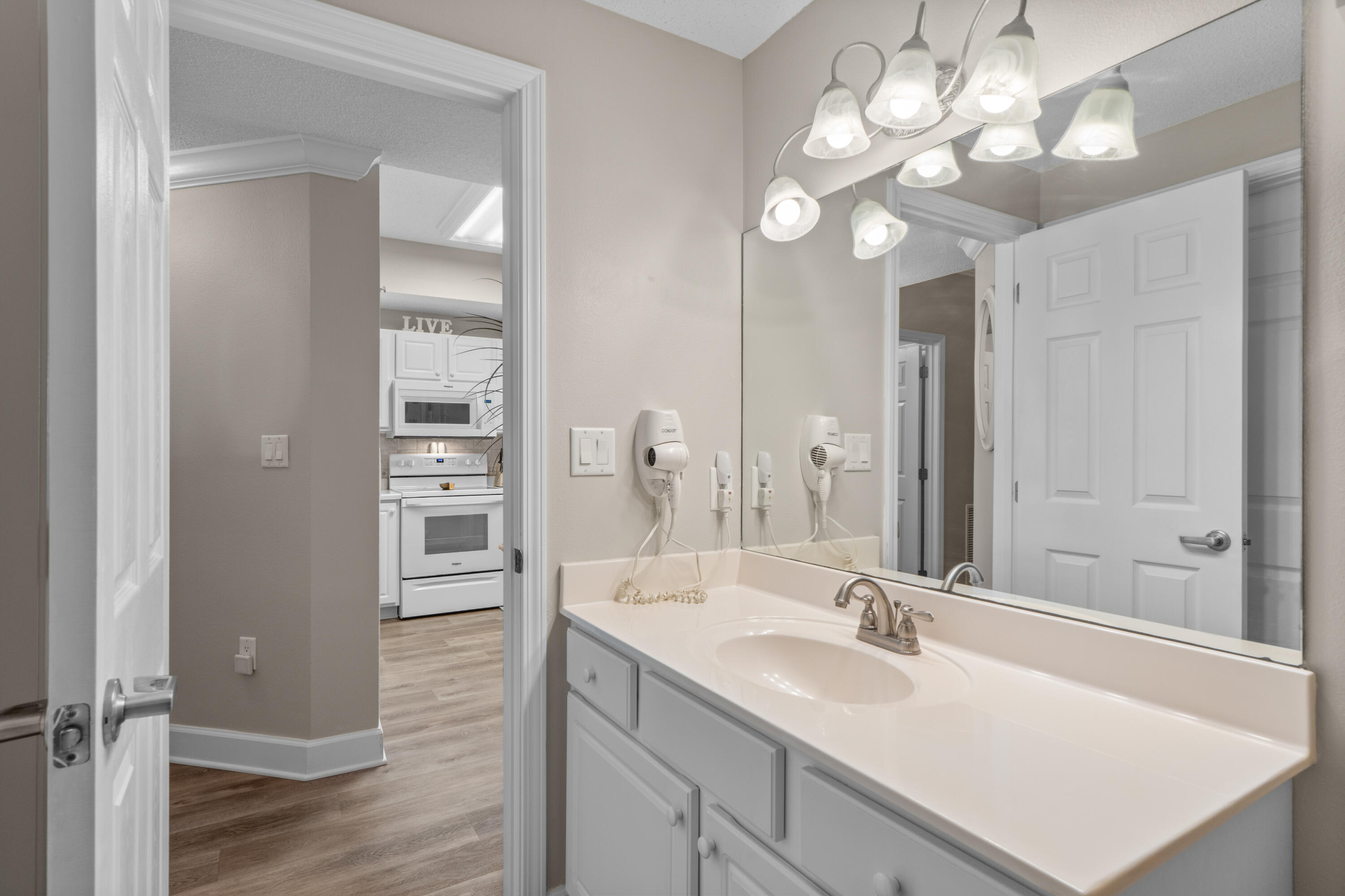 SUMMERWIND CONDOS - Residential