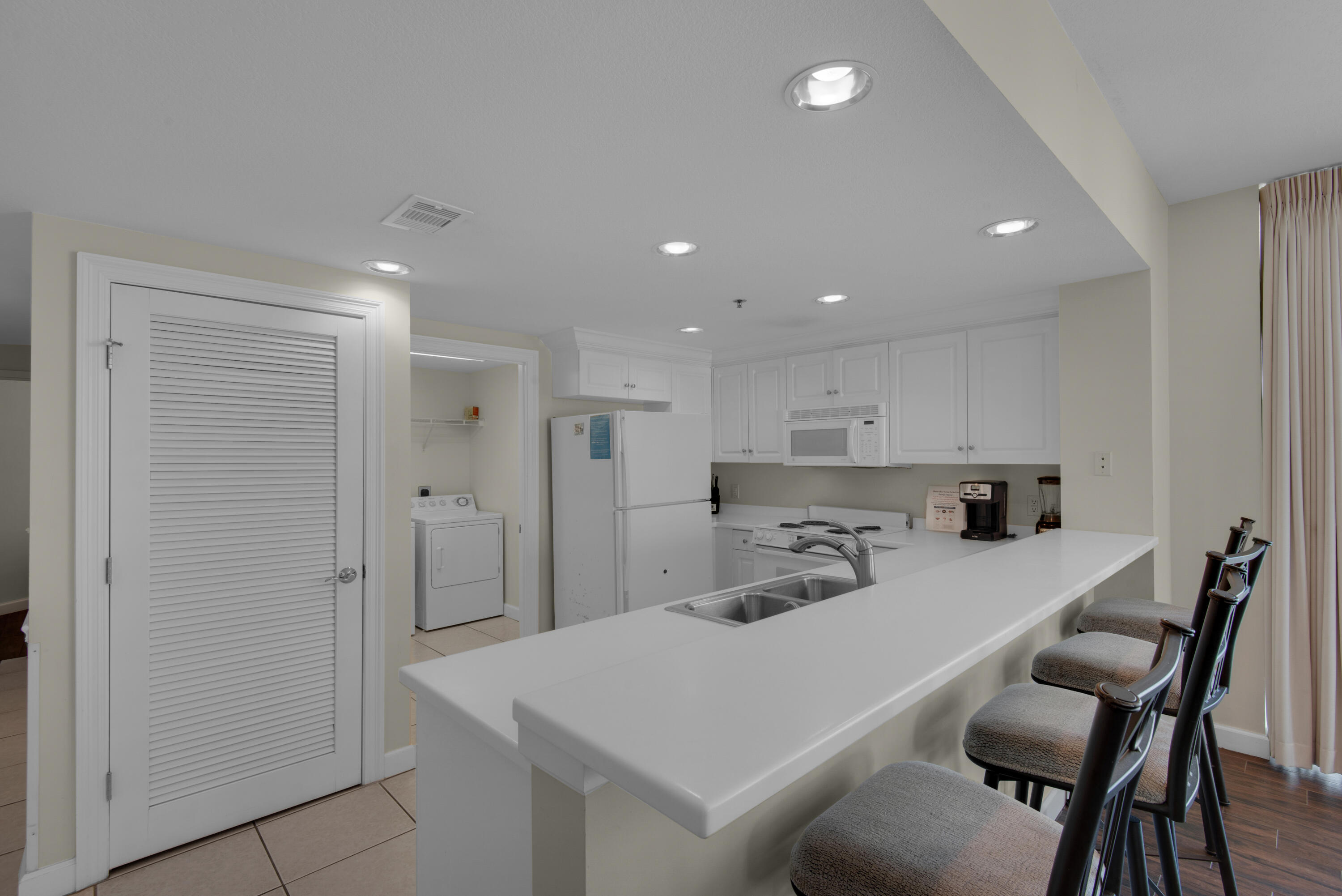 STERLING SHORES - Residential