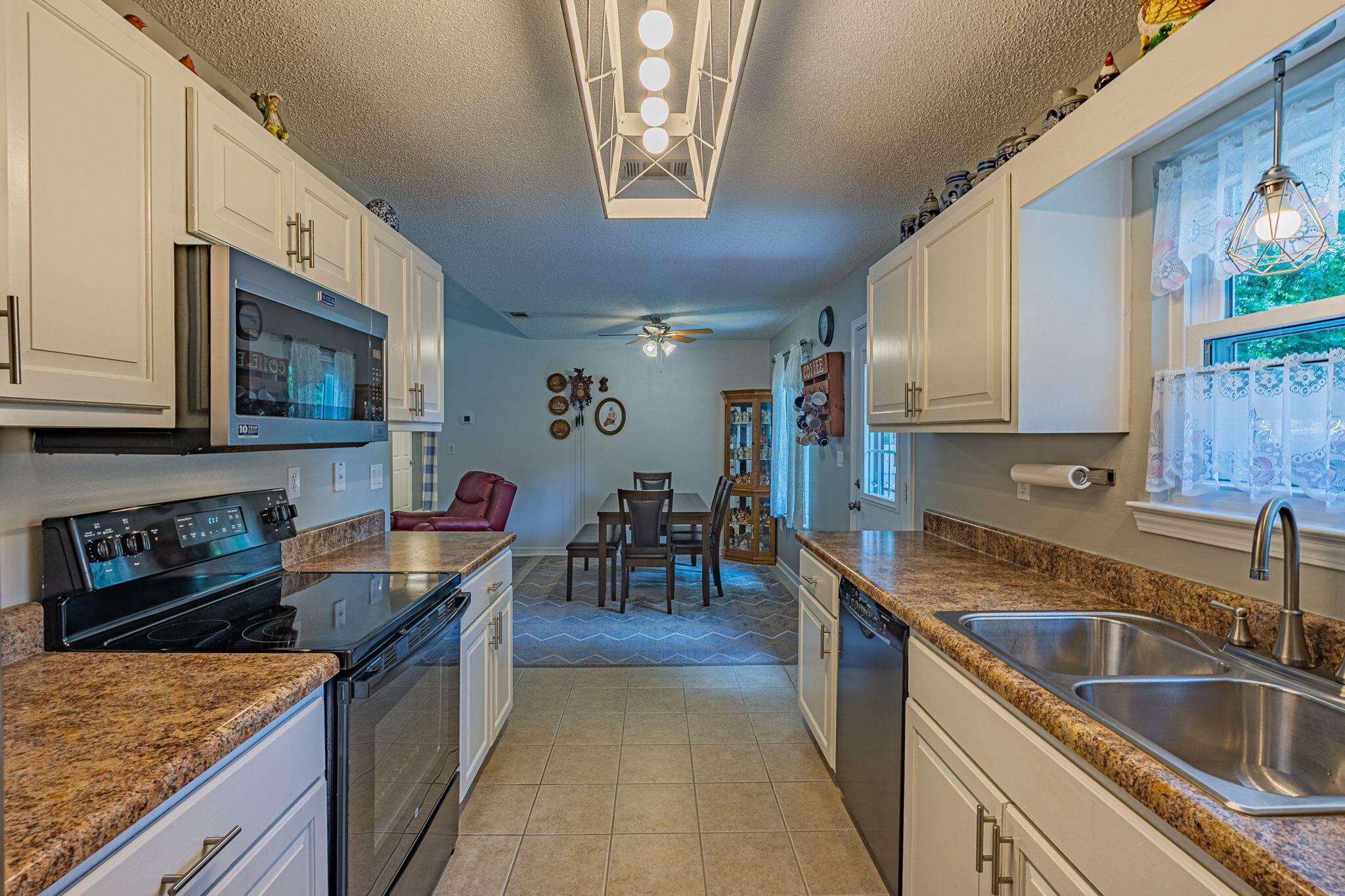 CRESTVIEW MANOR - Residential