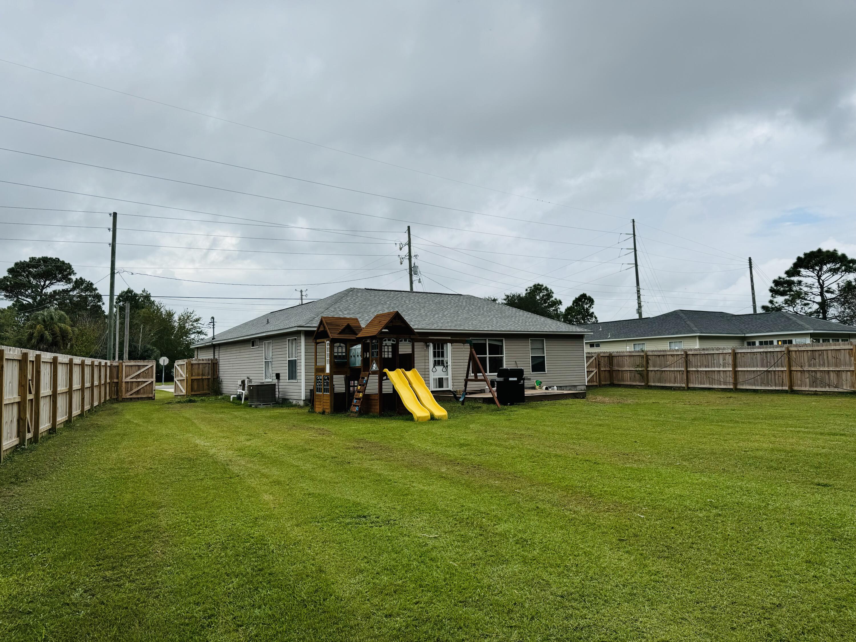 CRESCENT SHORES - Residential