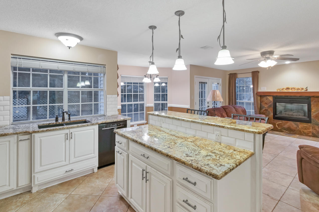 PARKWOOD ESTATES PH 2A BLUEWATER BAY - Residential