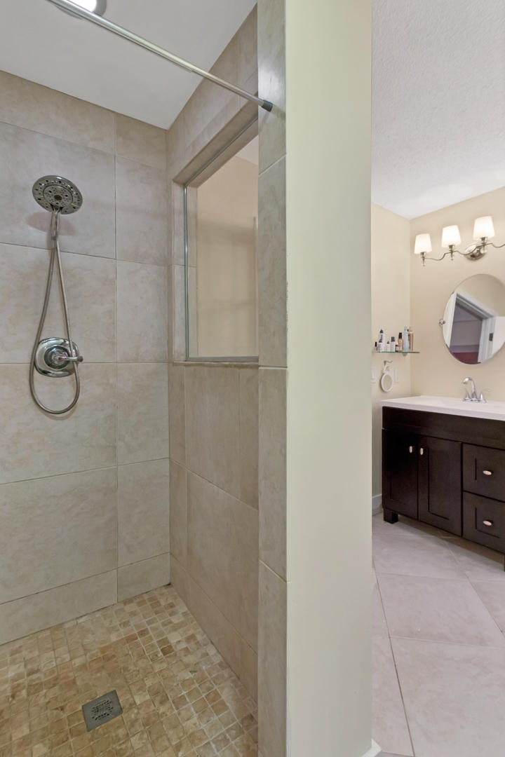 PARKWOOD ESTATES PH 2A BLUEWATER BAY - Residential