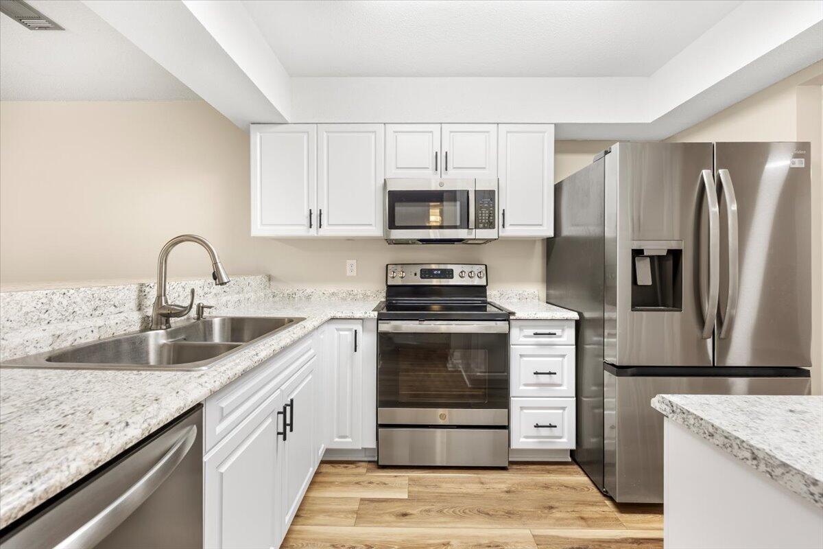 FALCON RIDGE - Residential