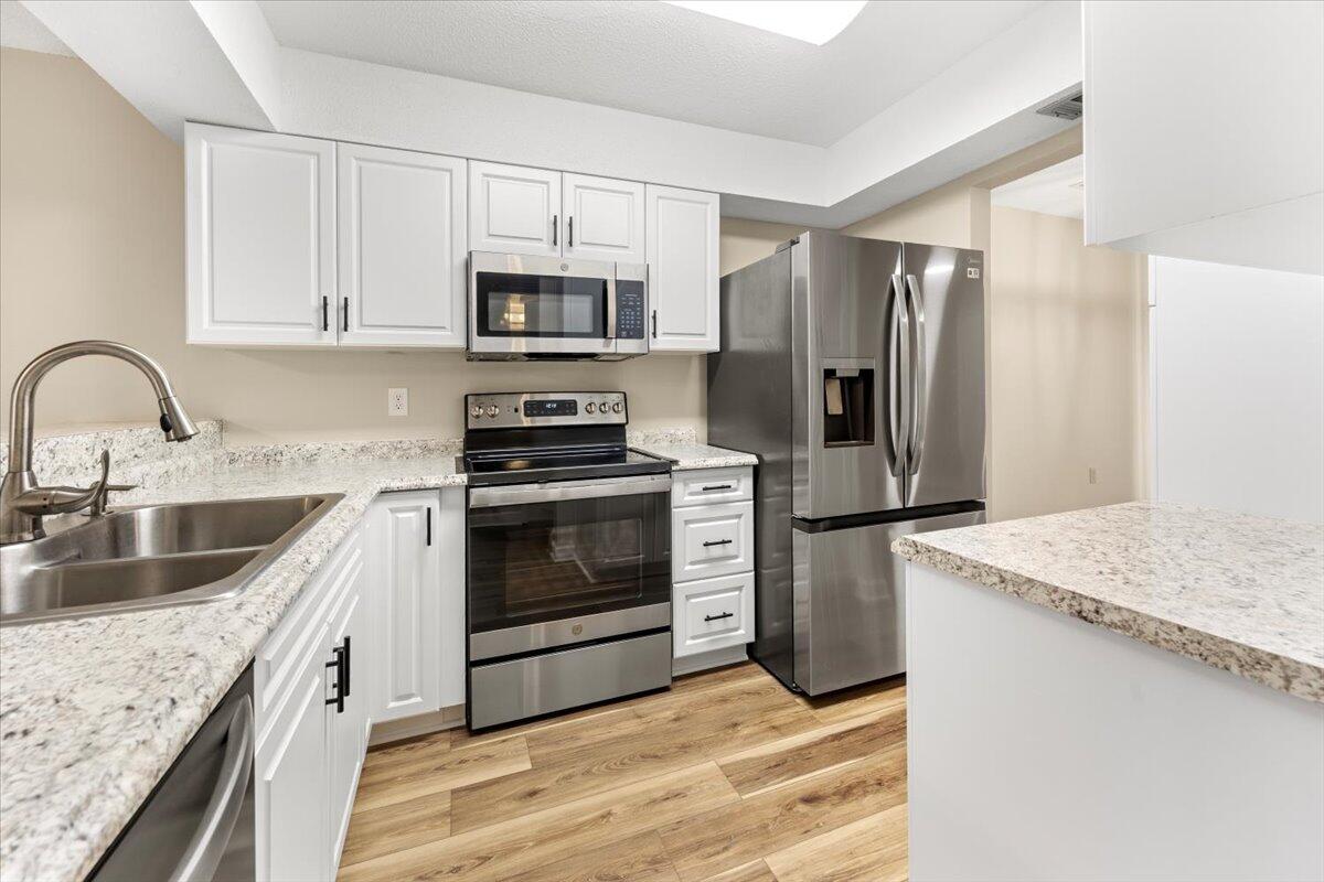 FALCON RIDGE - Residential