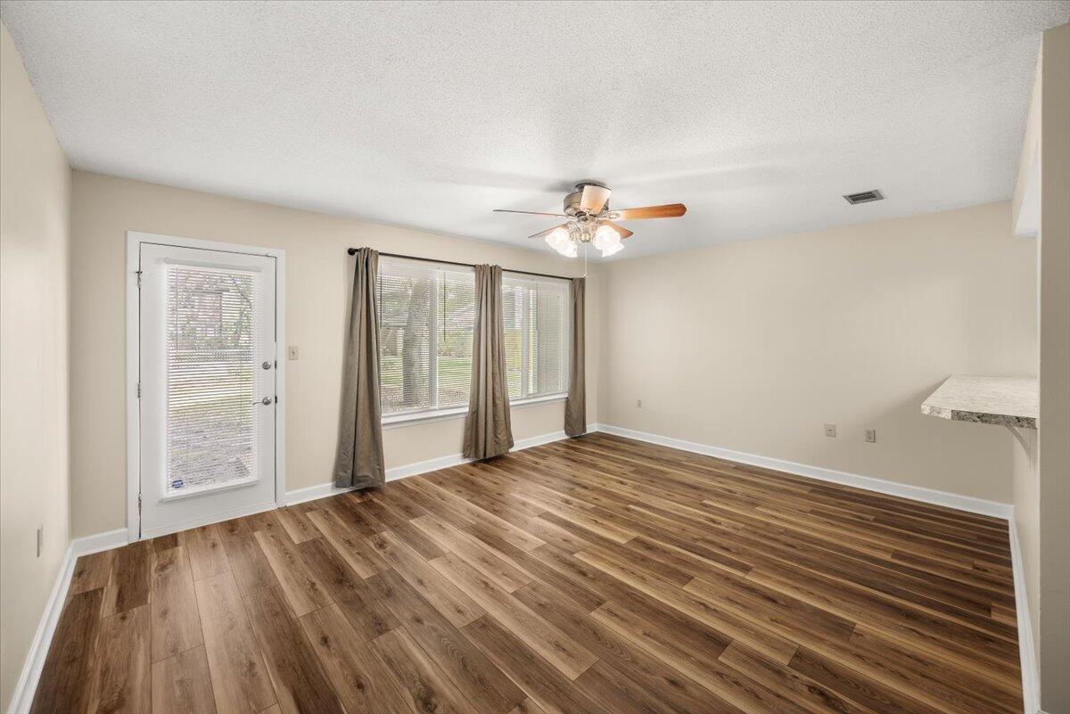 FALCON RIDGE - Residential