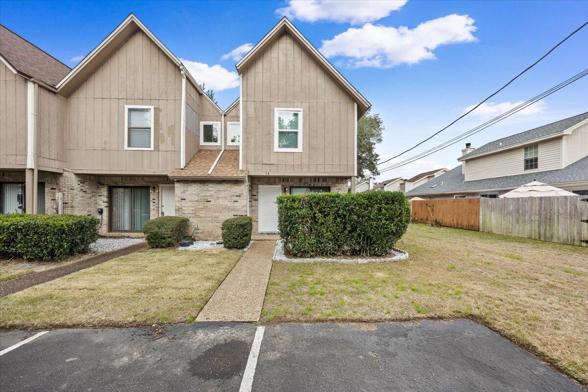 FALCON RIDGE - Residential