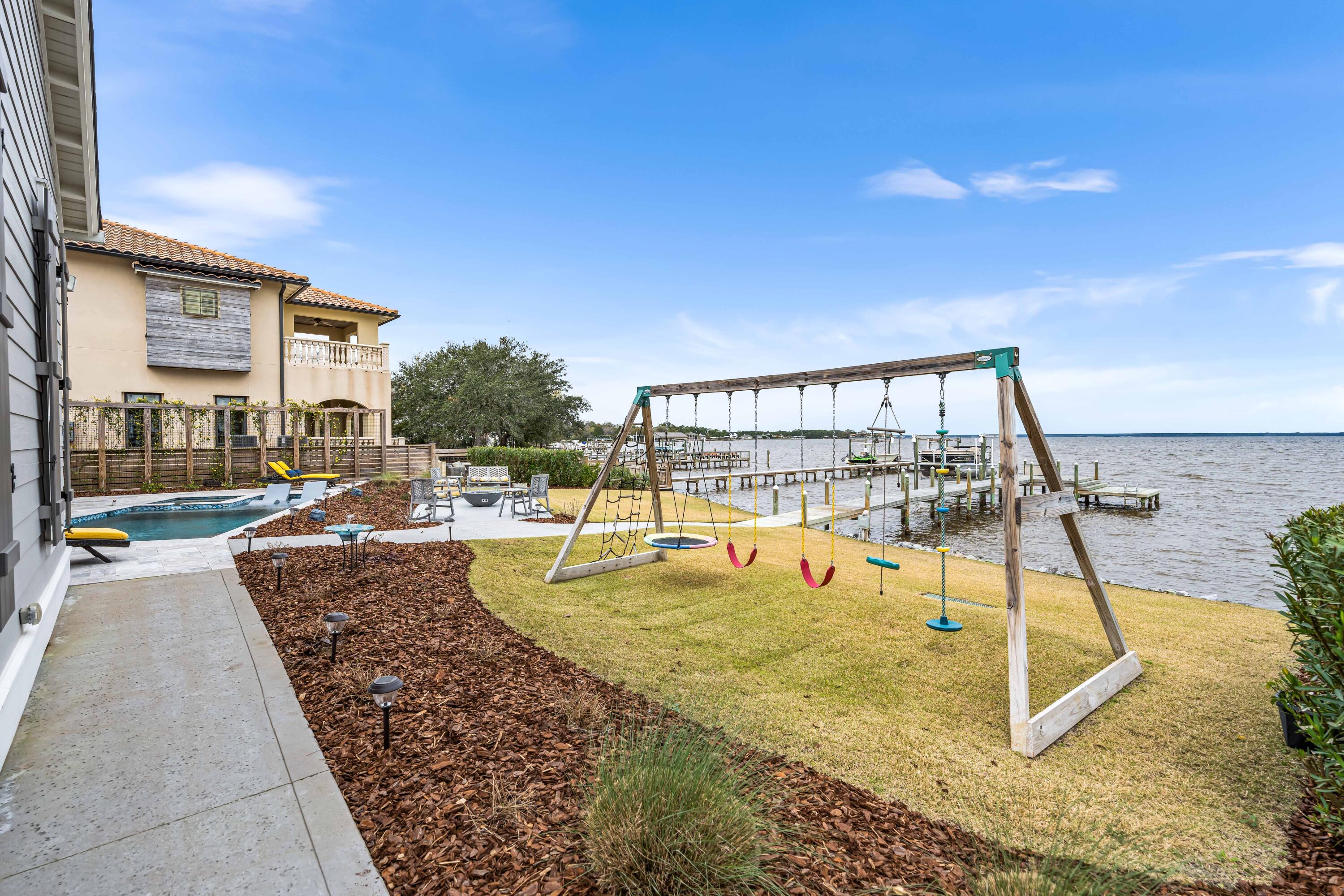 PELICAN BAY S/D - Residential