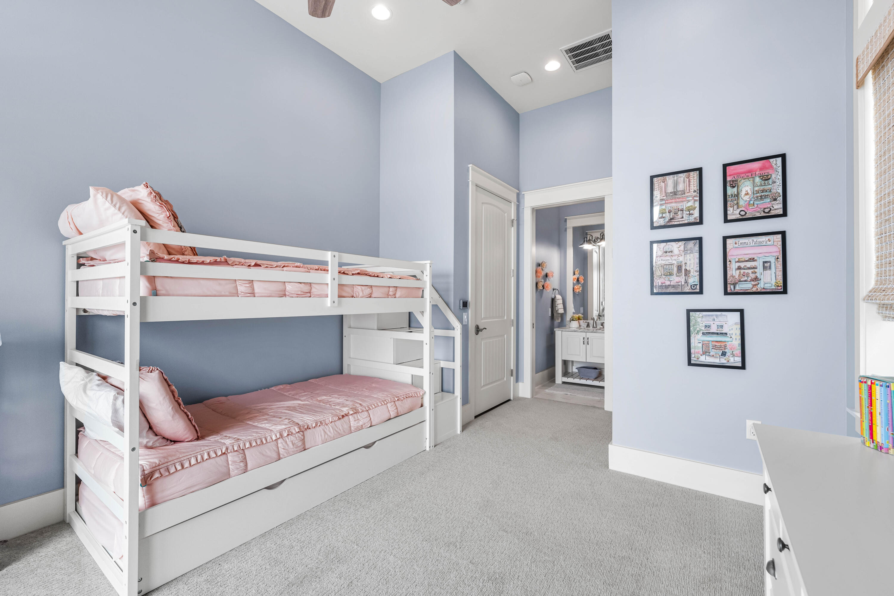 PELICAN BAY S/D - Residential