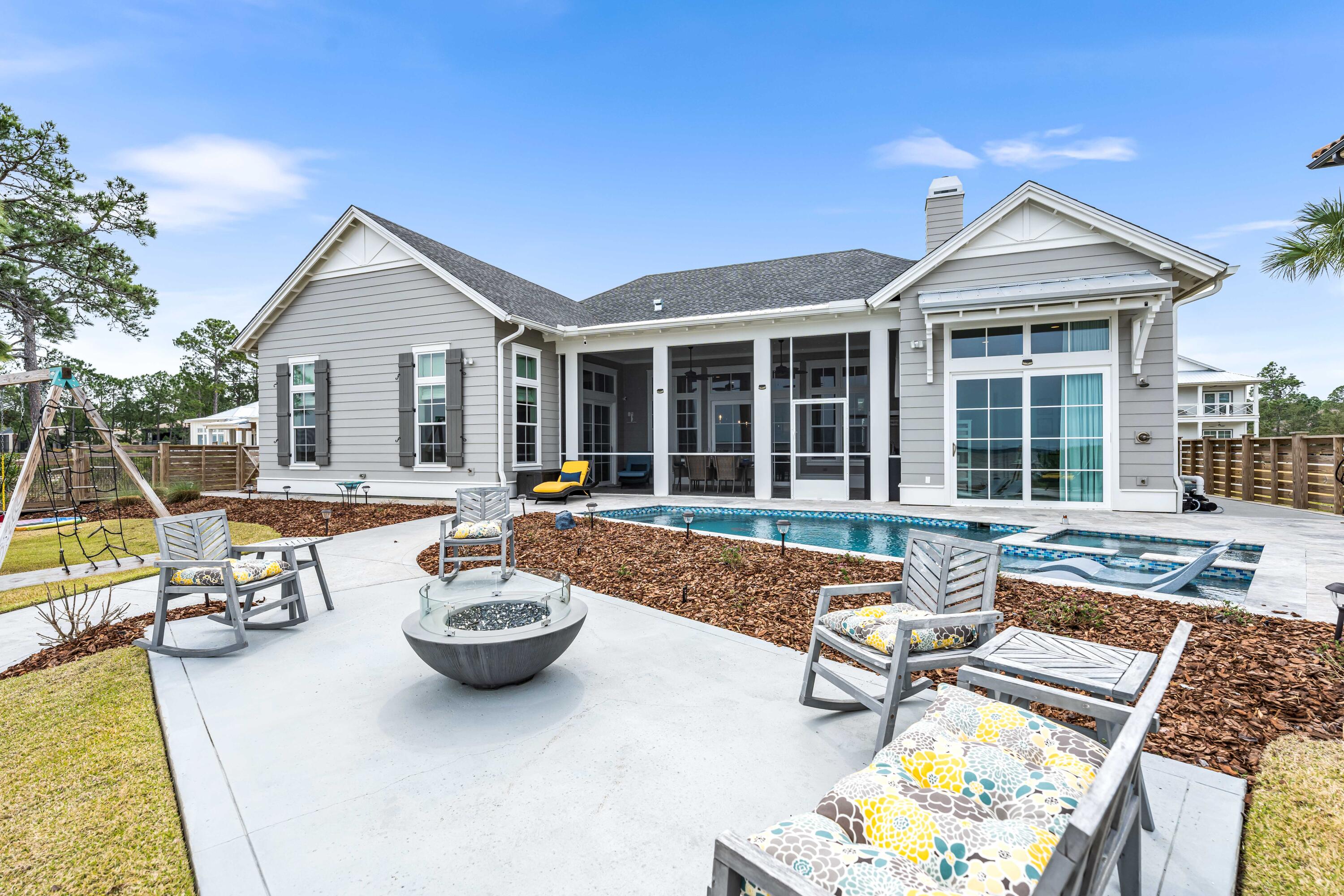 PELICAN BAY S/D - Residential
