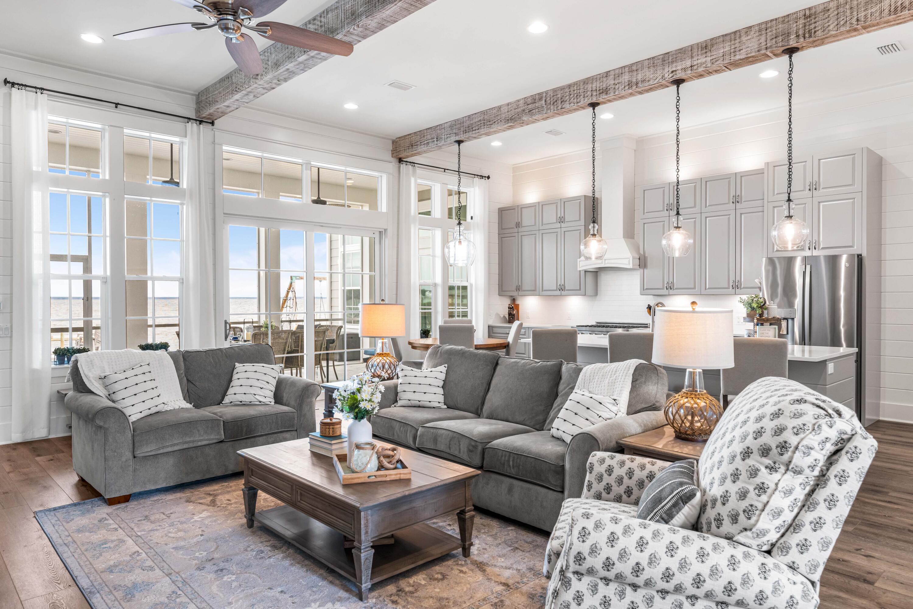 PELICAN BAY S/D - Residential