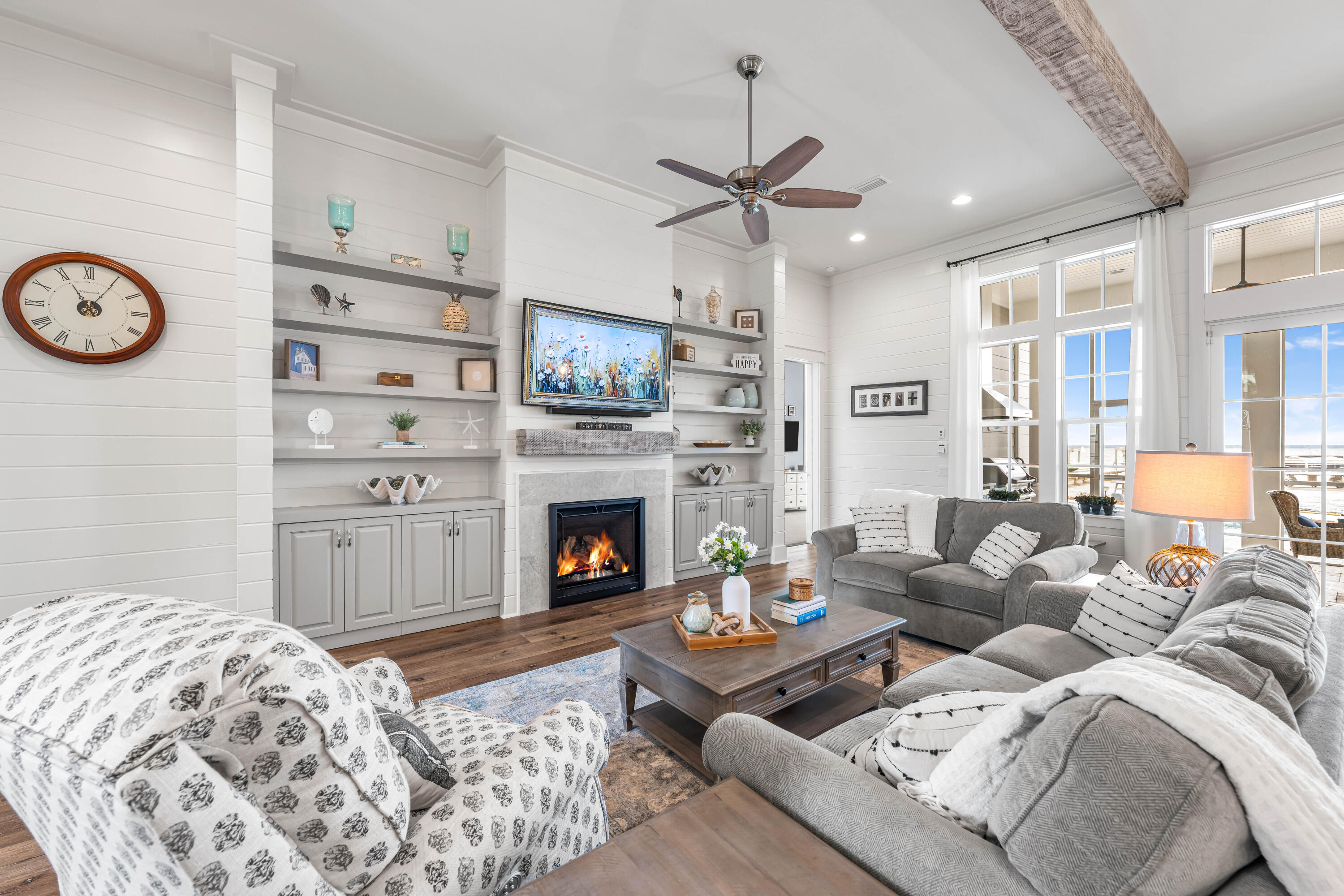 PELICAN BAY S/D - Residential