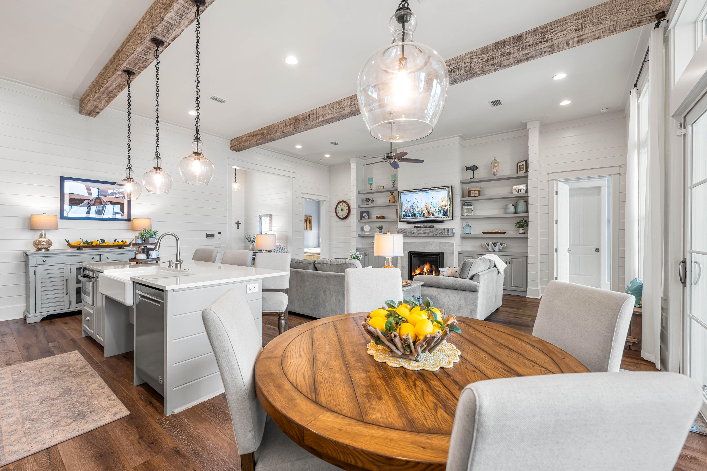 PELICAN BAY S/D - Residential